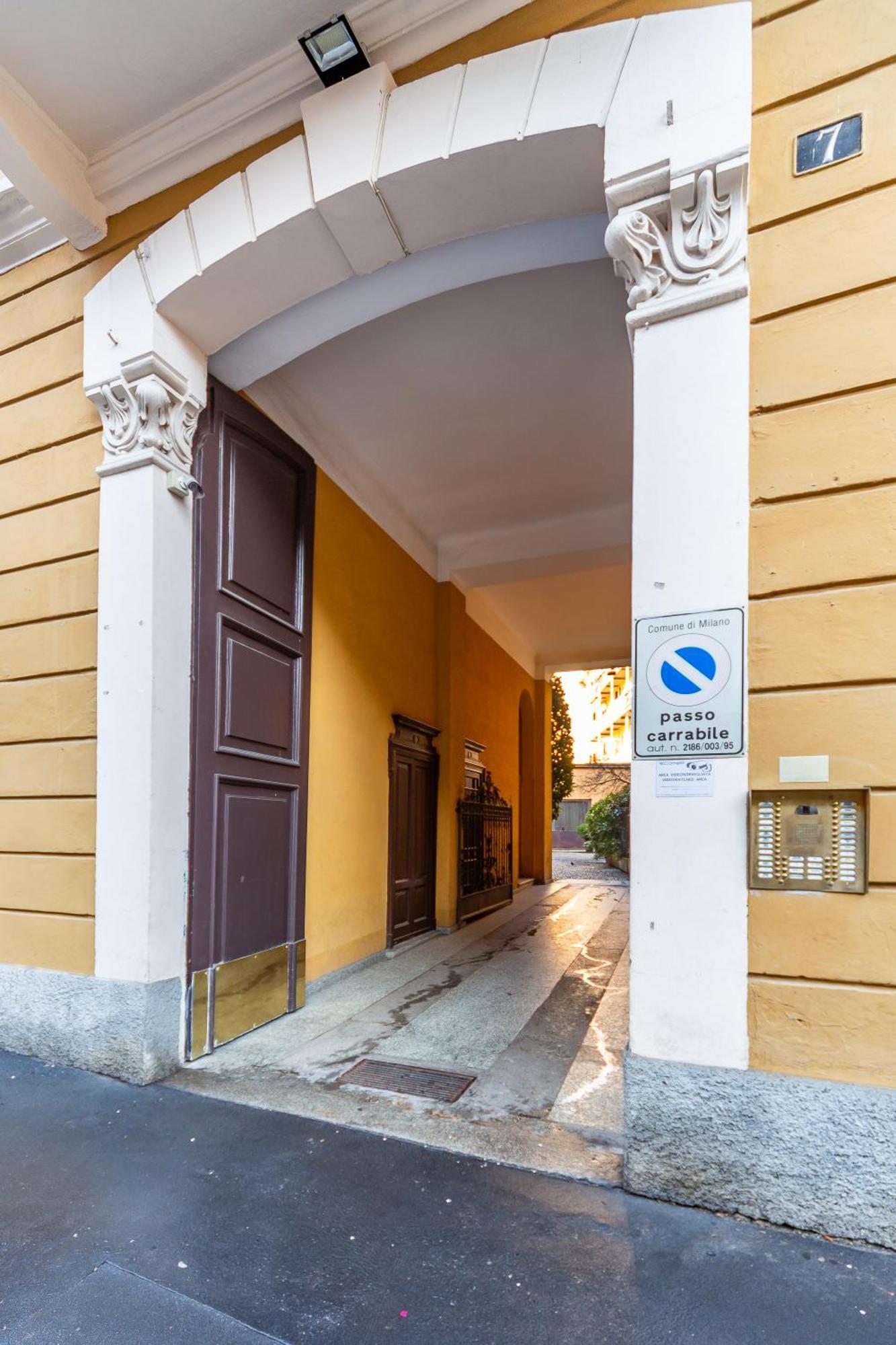 Milano-trilocale Centrale Con Vasca Idromassaggio Mailand