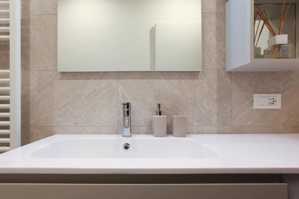Hacca Collection - Isola-garibaldi District 1br