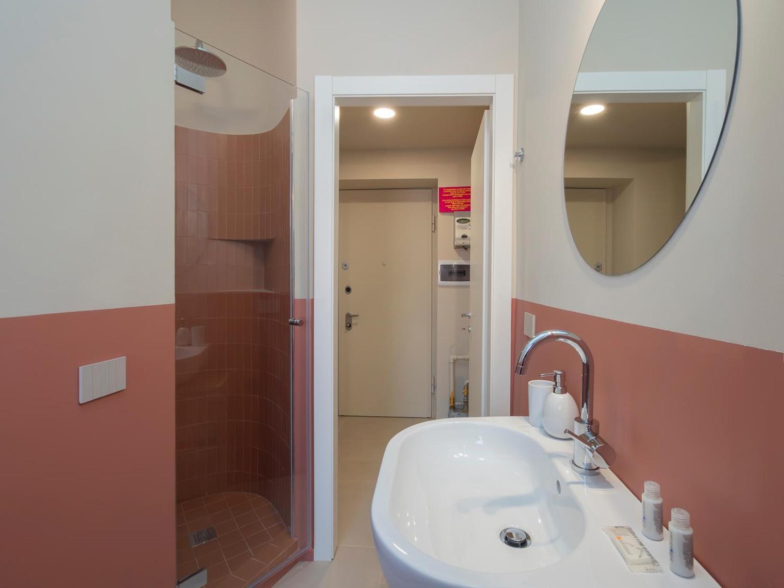 Ihost - Stendhal 49 * Milano