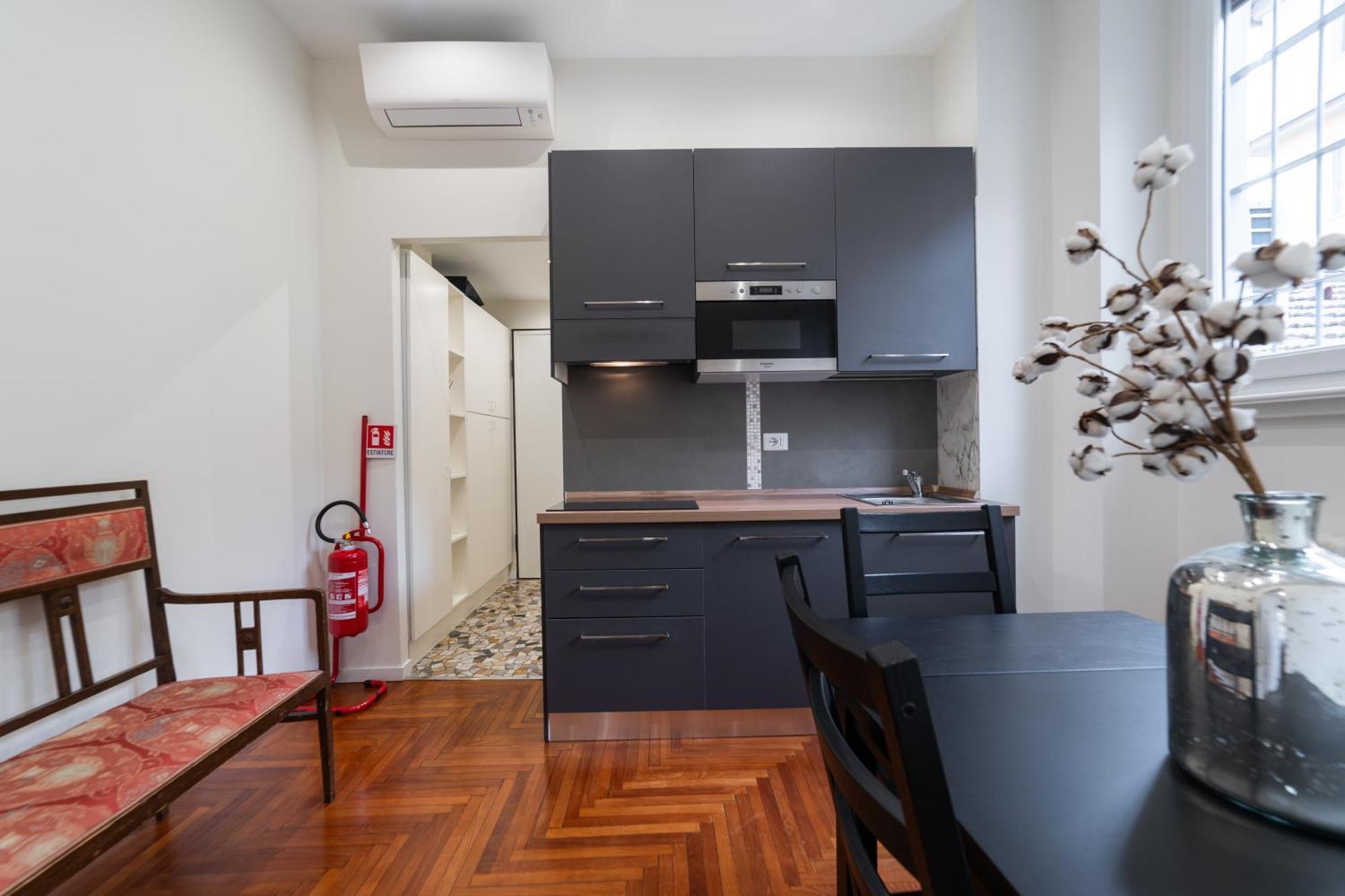 Apartment Intrho - Duomo Modern With Hammam Milan