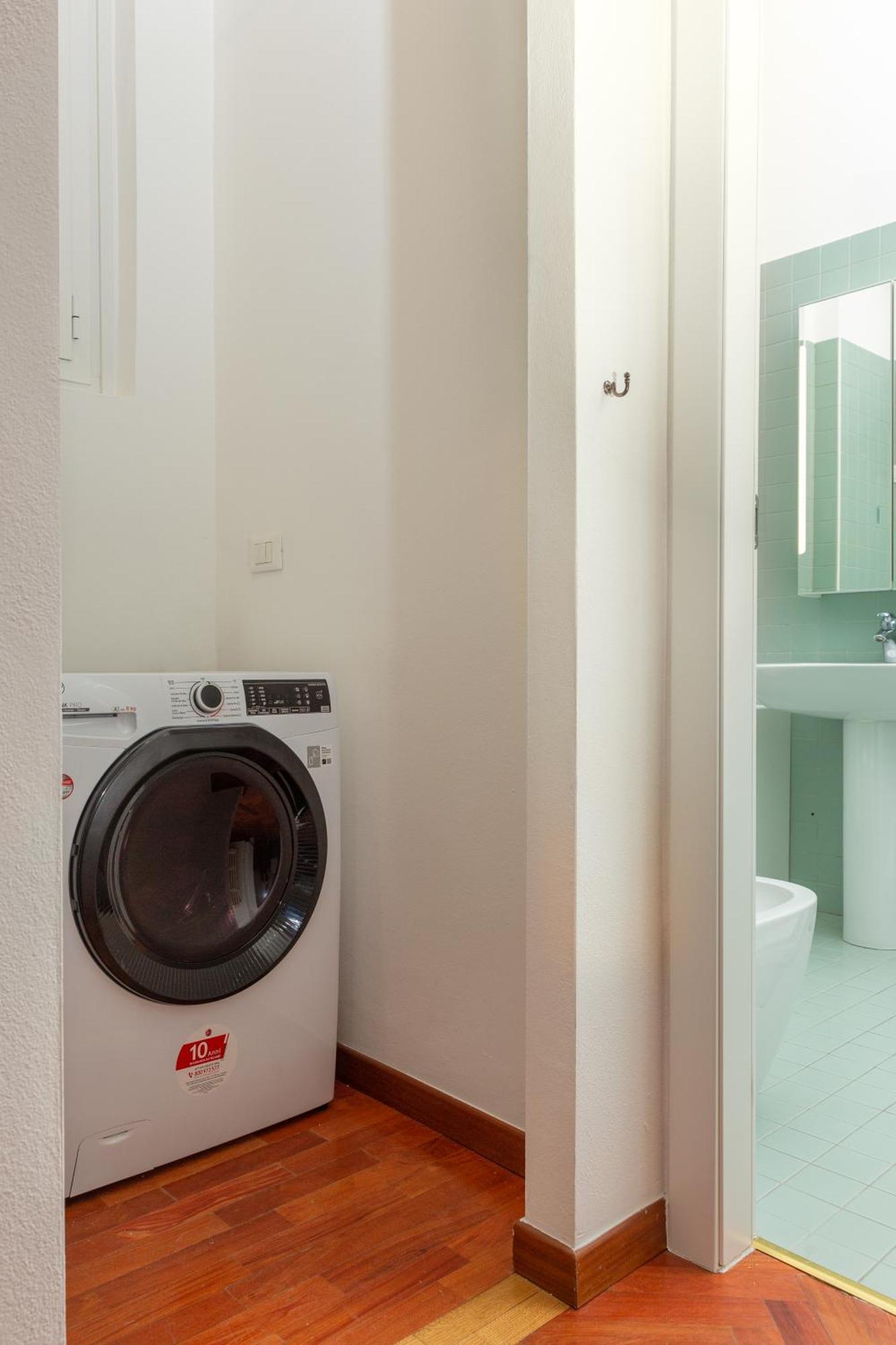 Da Vinci Exclusive - Centrale,m3, Isola District Apartment *