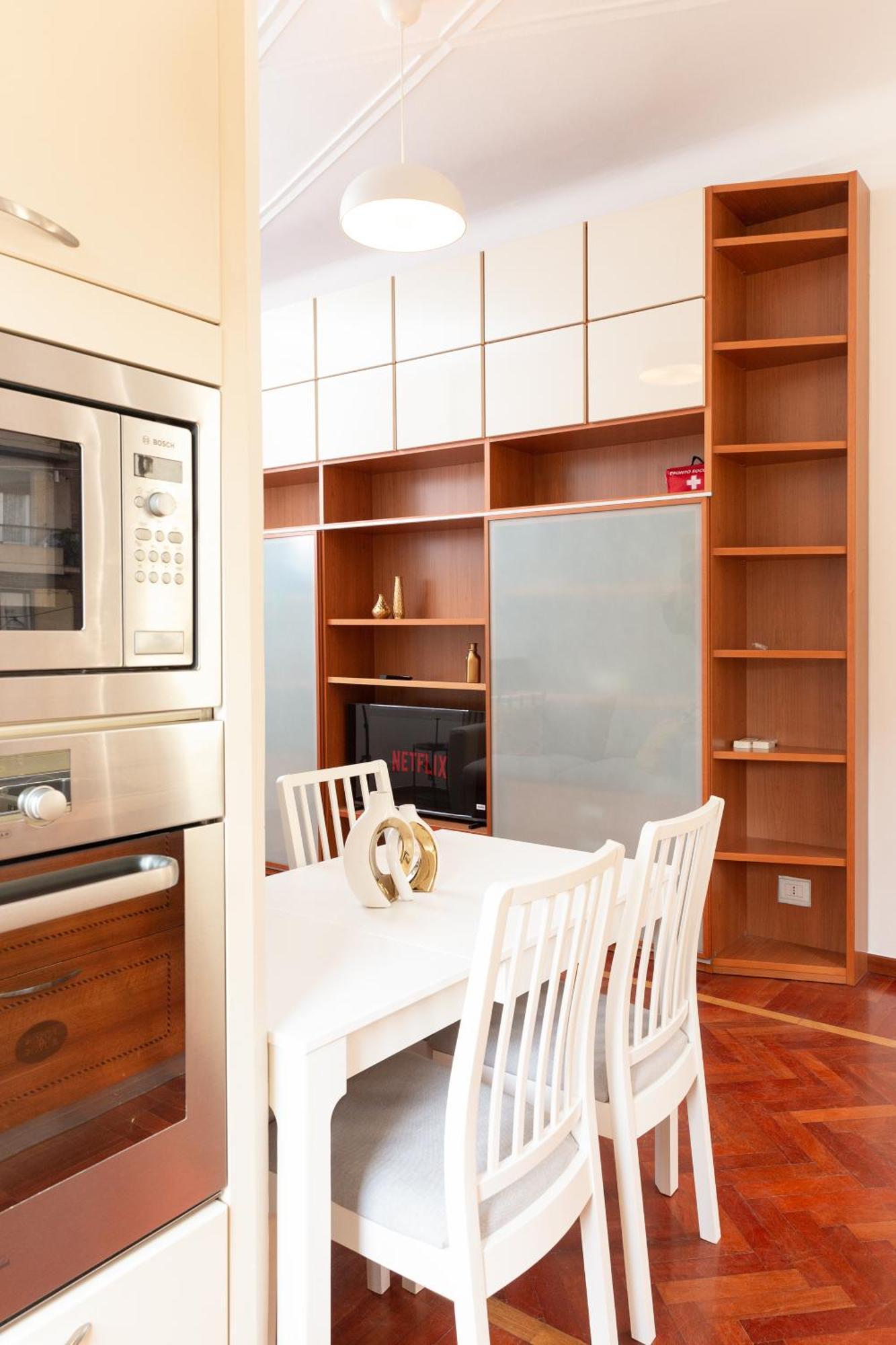 Da Vinci Exclusive - Centrale,m3, Isola District Apartment