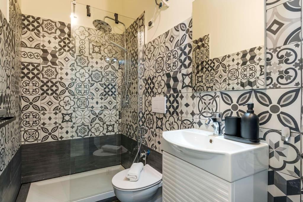 Comfortable 3 Bedrooms Few Steps From Duomo Appartamento *