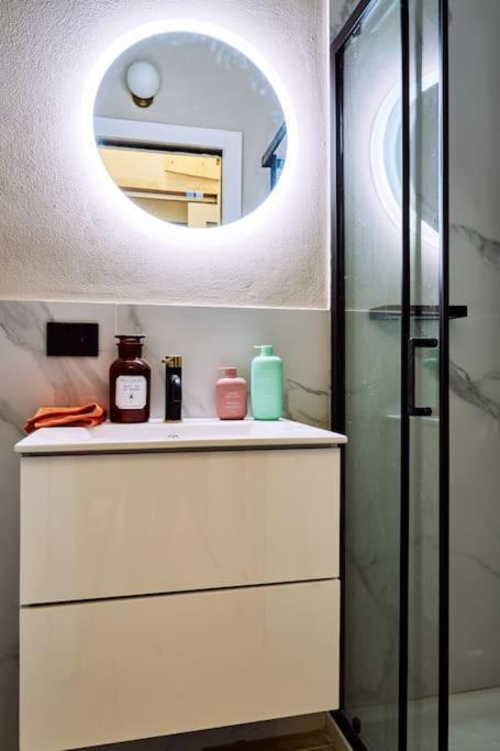 Casa Cloclo: Design & Vintage Above Subway Apartment Milan