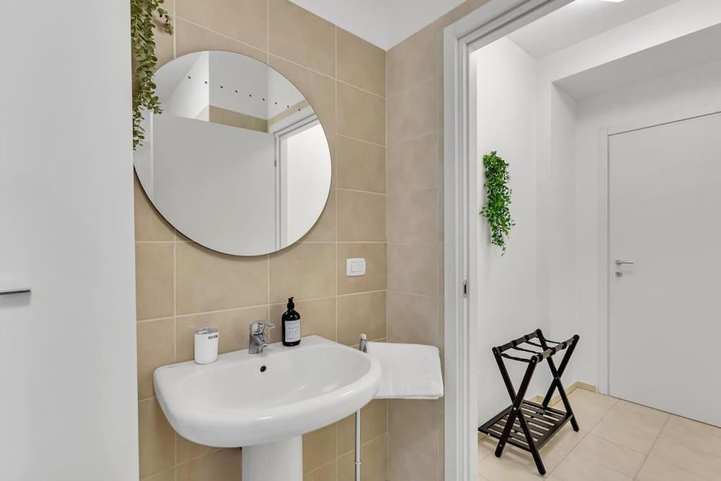 Private Parking-terrace10 Min To Linate Airport Milano