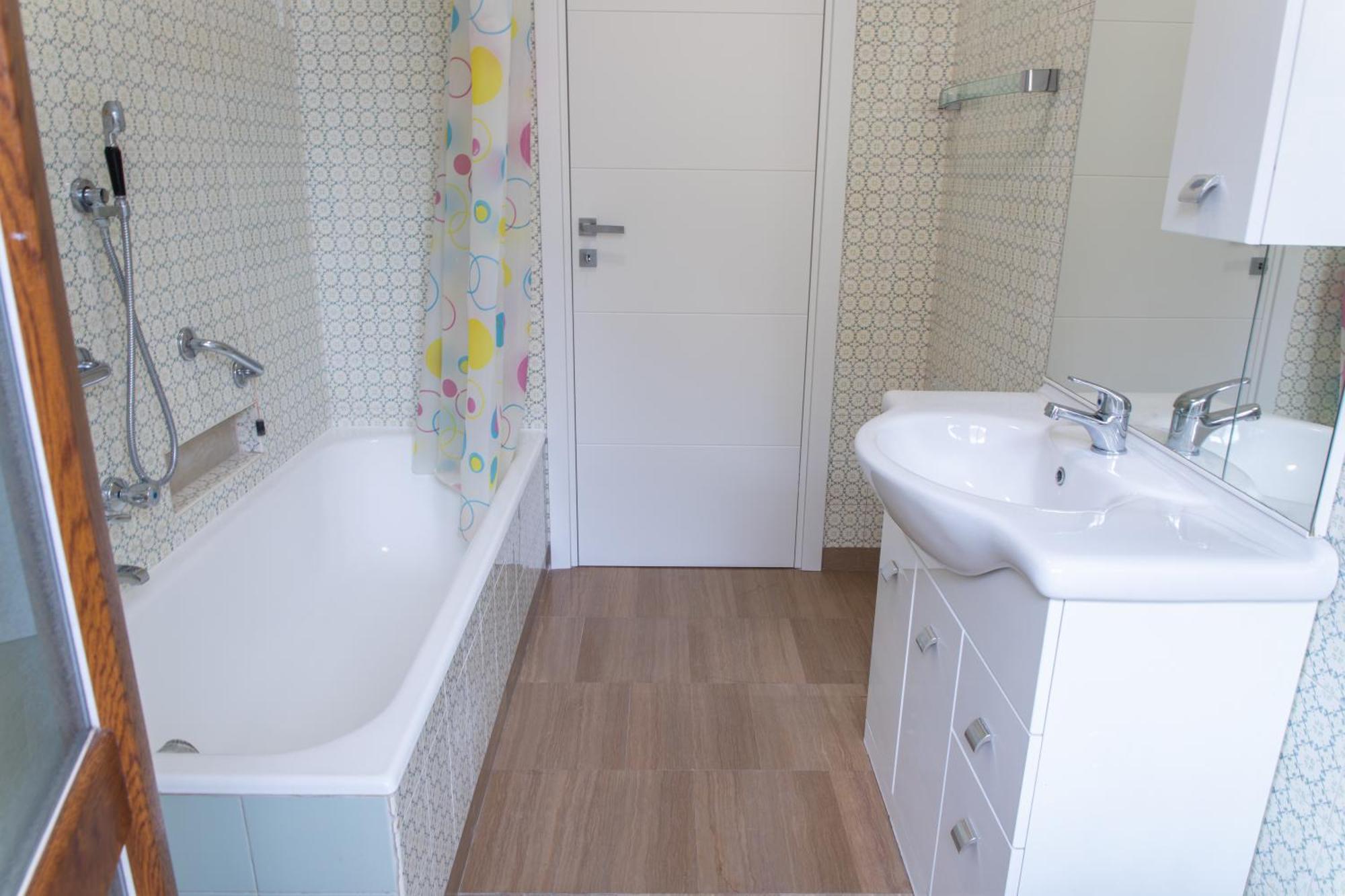 Appartement Centrale Vicino Metro E Duomo, Con 2 Bagni E Aria Condizionata