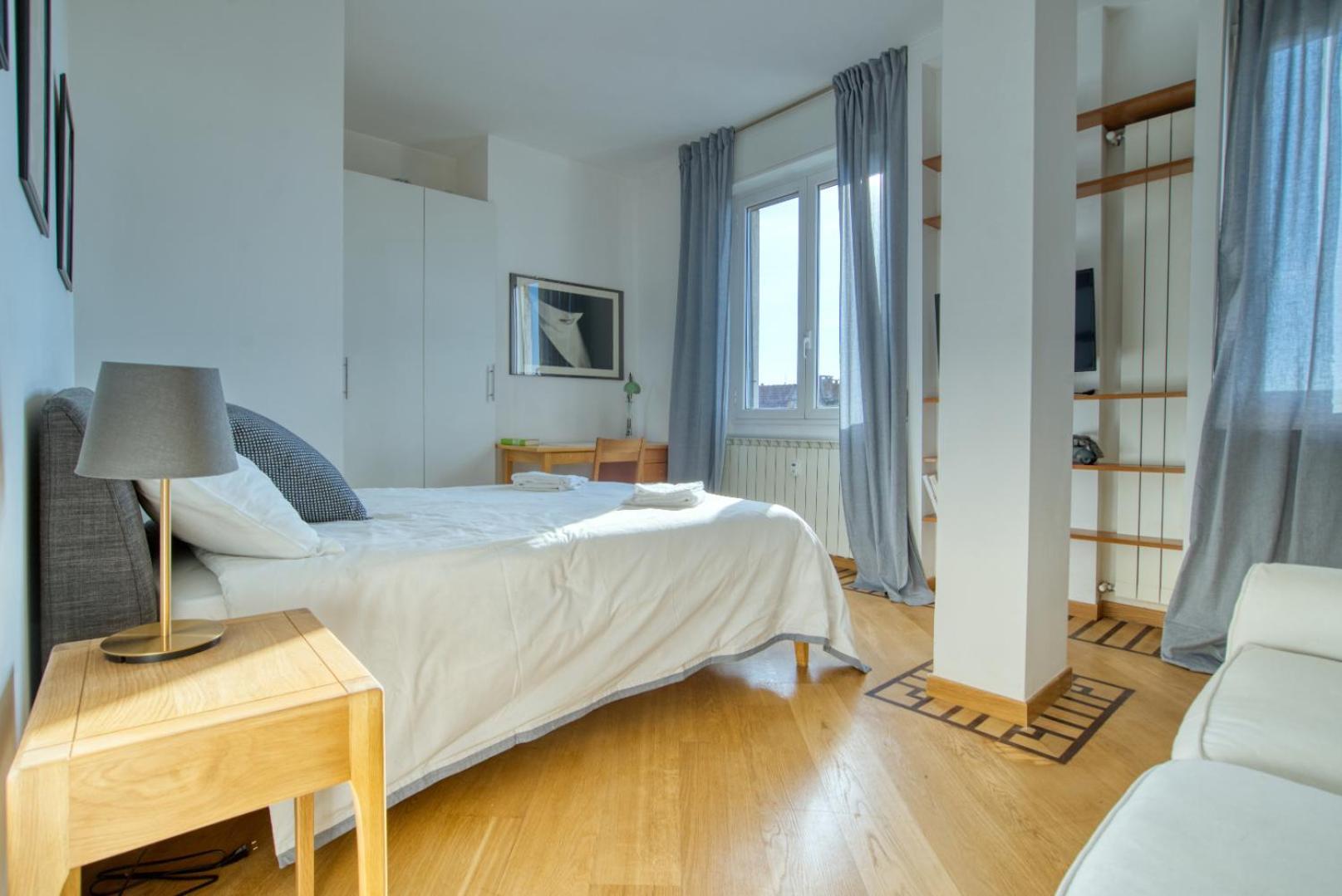Spacious Penthouse With Panoramic Terrace - 20 Minutes From Duomo Milano