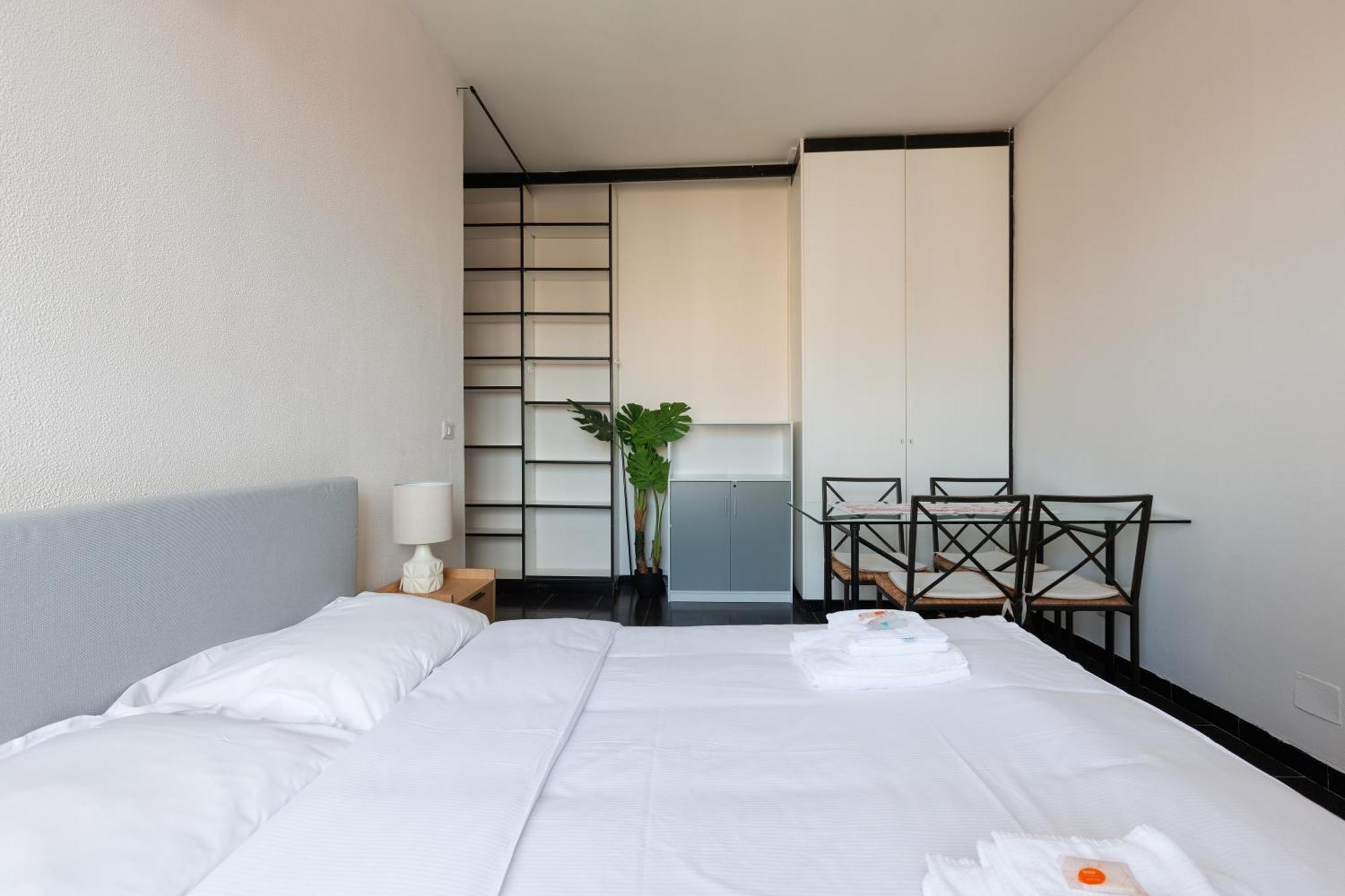 Apartment Corvetto M3 - Comfy Apt. With Balcony!
