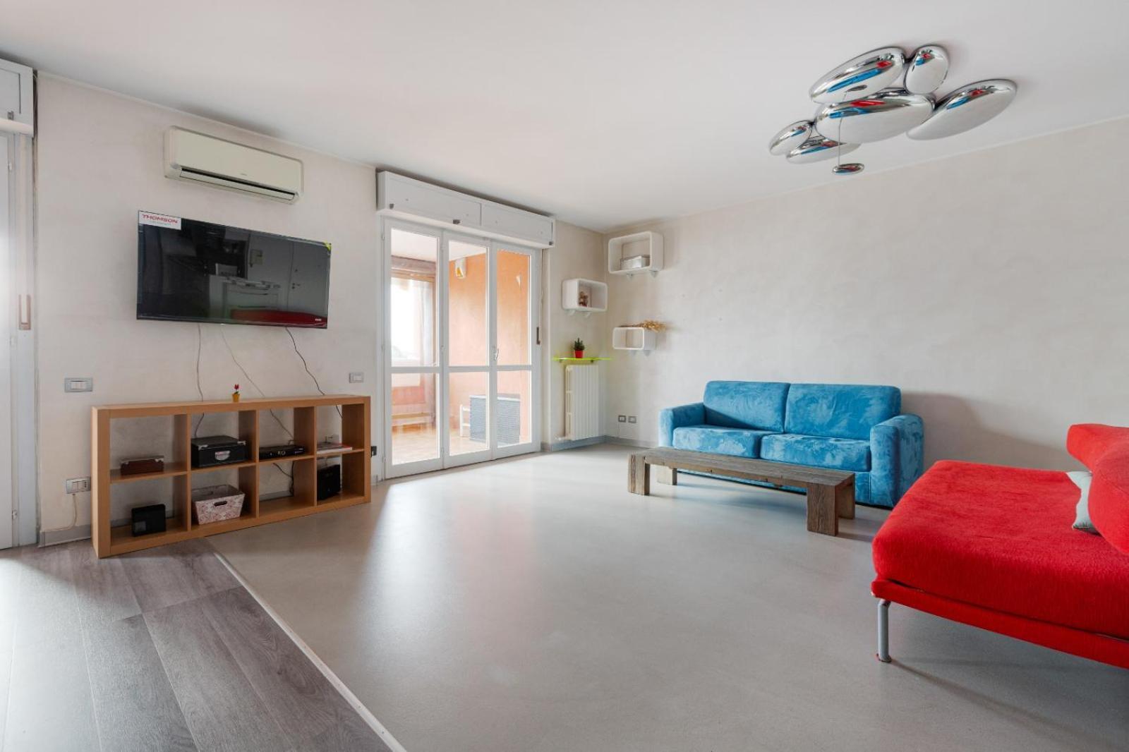 Bright With Balcony And Terrace Apartment