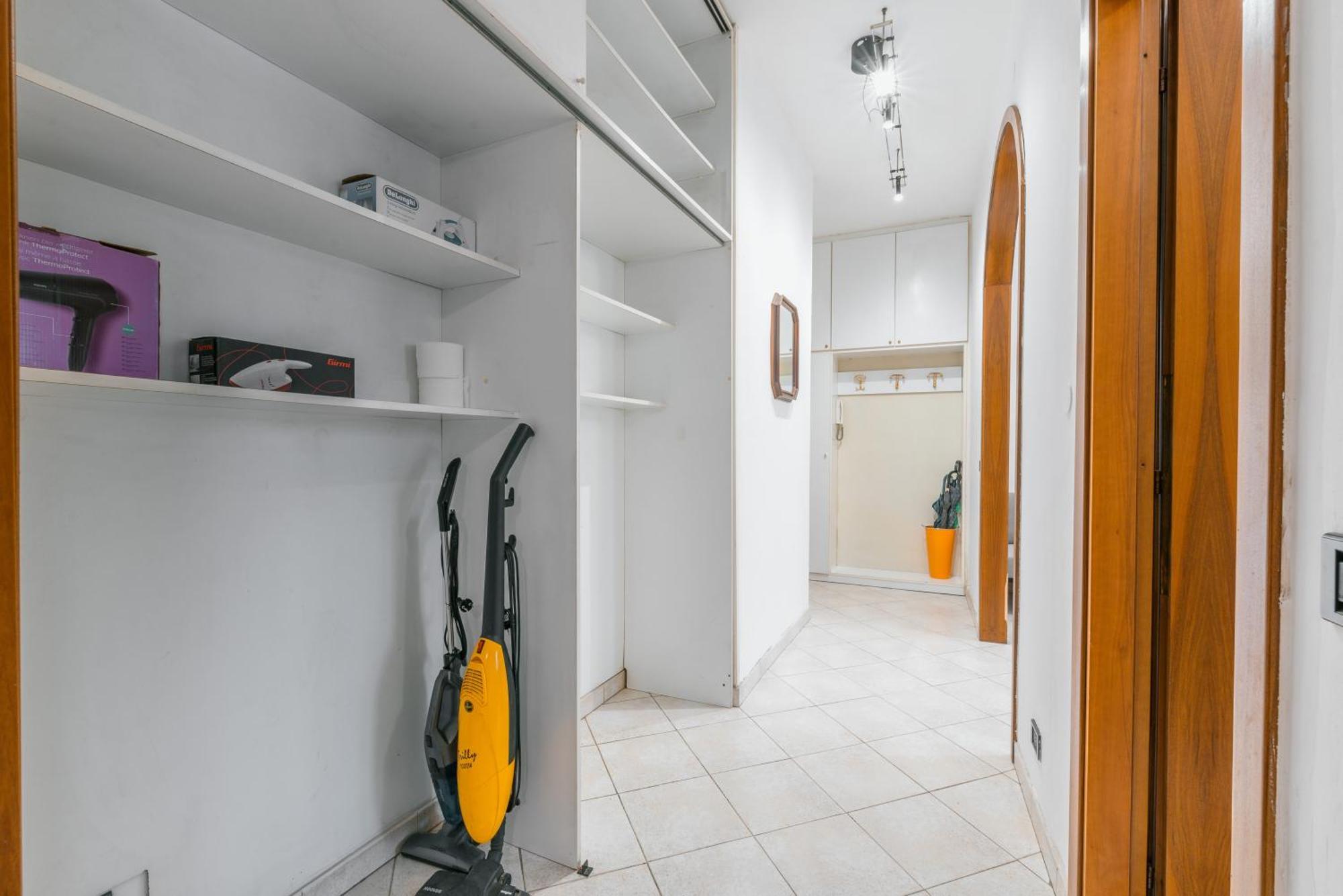 Ihost - De Andreis 11 * Milano