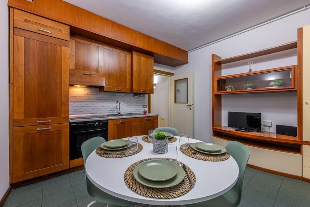Close To Duomo Lovely City Center Flat Milano