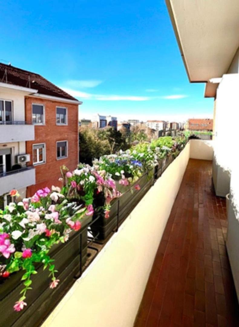 Da Vinci - With Balcony In Design District - Tortona Area Apartment *