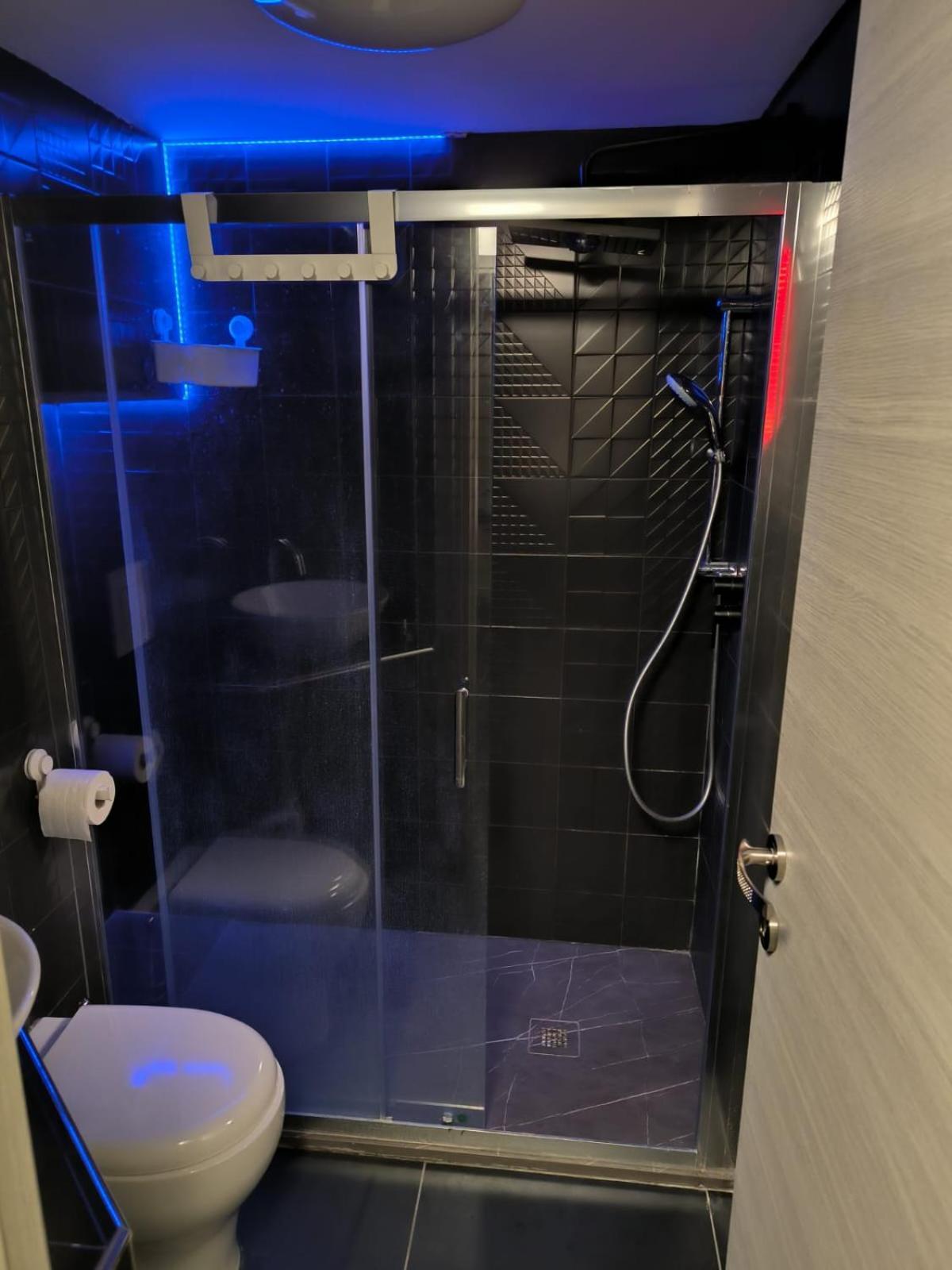 Pm 410 Via Delle Forze Armate Appartement Milaan