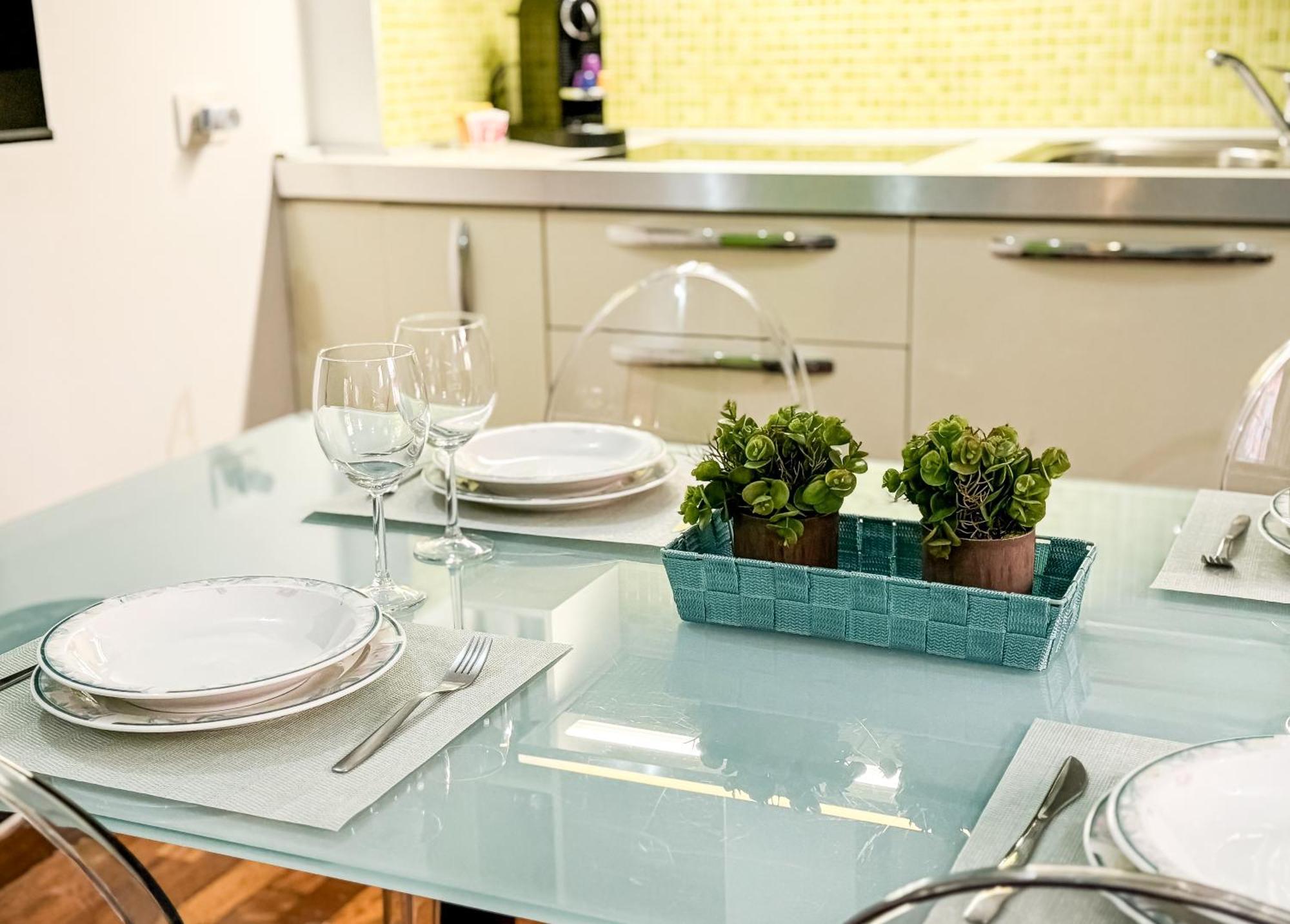 Casa Porpora, Trilocale In Posizione Eccellente Apartment *