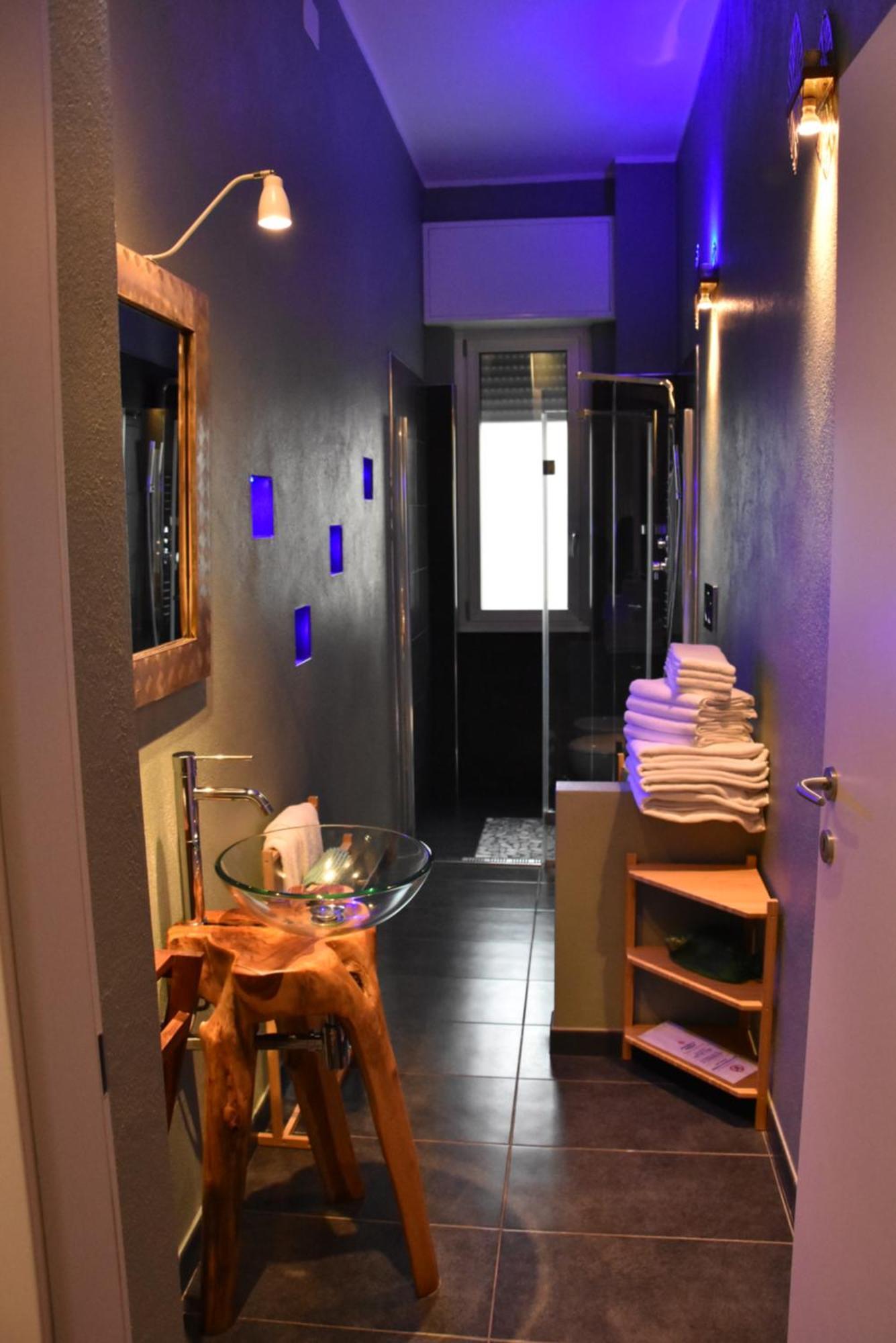 Bruzzanese Apartment Milan
