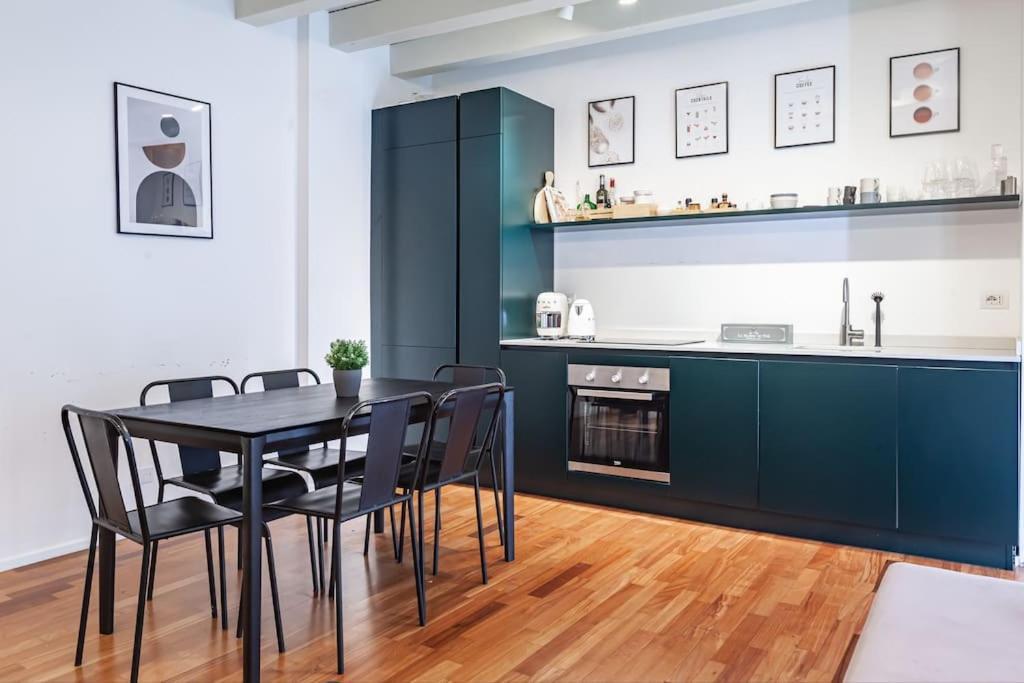 Lejlighed Elegante Loft Su 2 Piani A 5 Minuti Da San Siro *