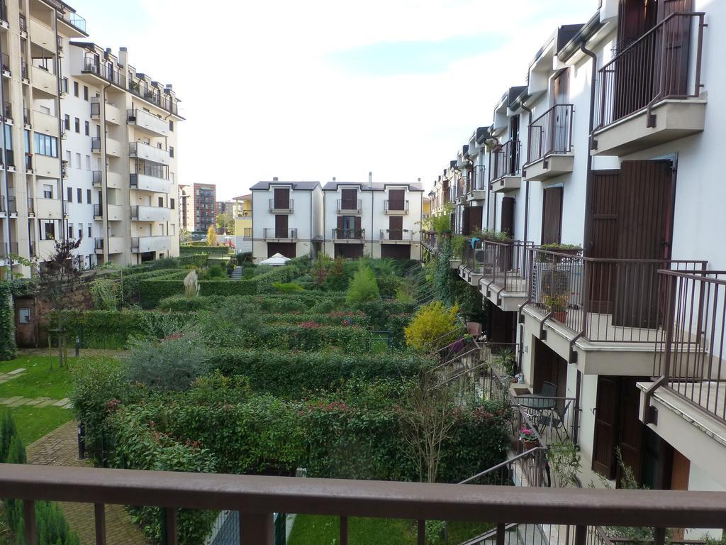 Rutilia22 * Milan