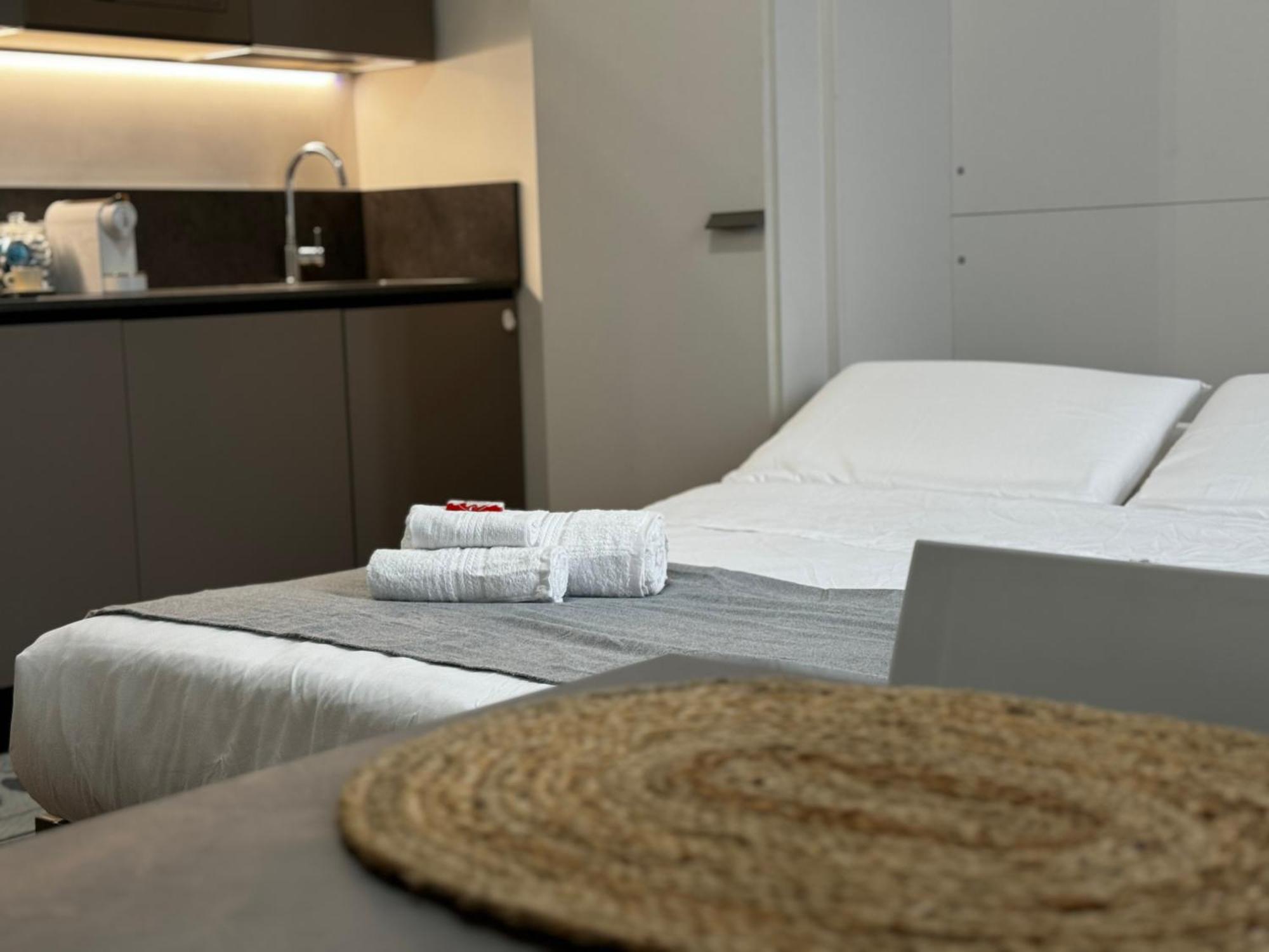 Appartamento Regina In Corso Lodi - Sky Tv, Wifi E Breakfast Box Milano