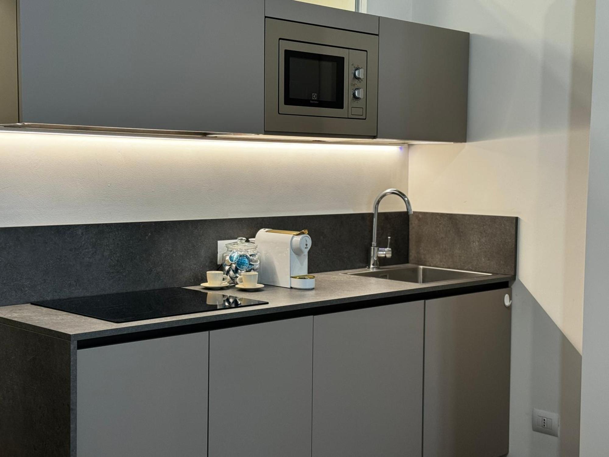 Appartamento Regina In Corso Lodi - Sky Tv, Wifi E Breakfast Box