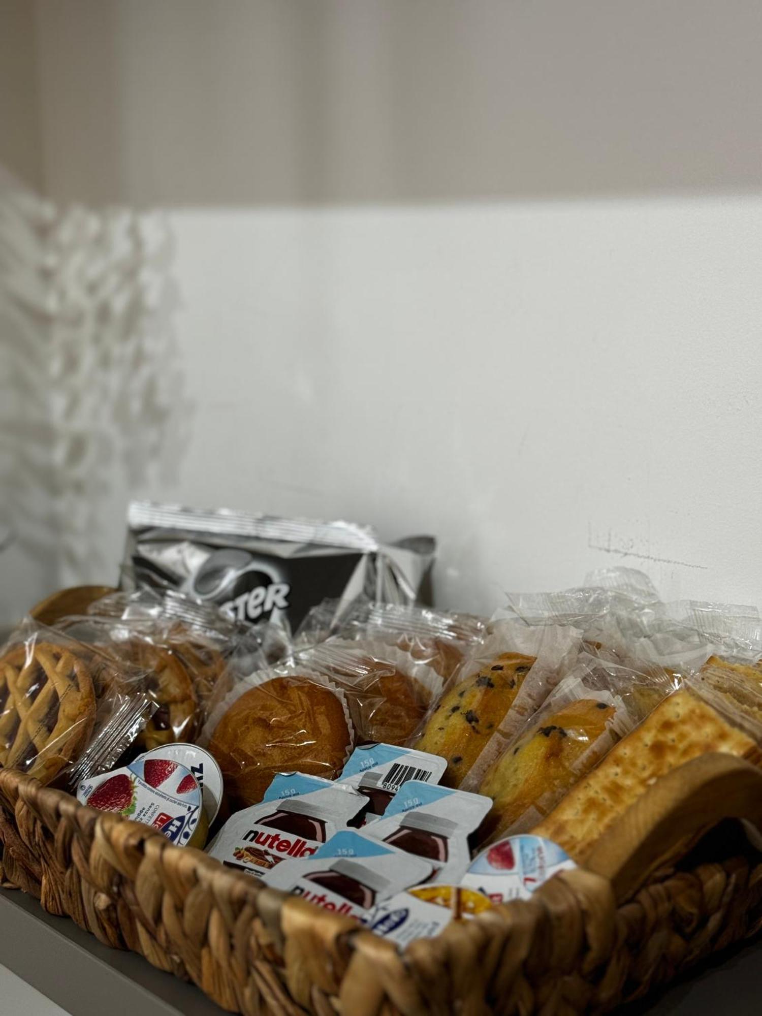 Regina In Corso Lodi - Sky Tv, Wifi E Breakfast Box Appartamento