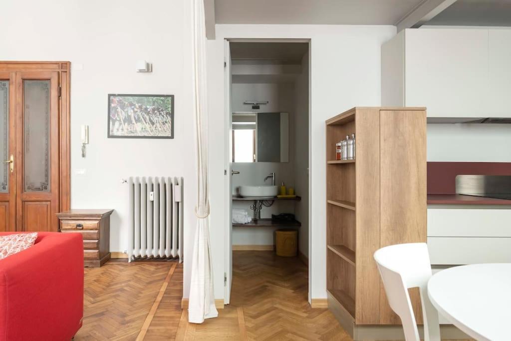 Hacca Collection - Arco Della Pace Milan