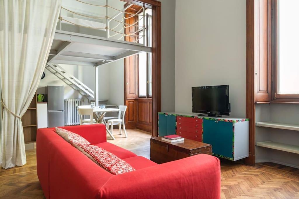 Hacca Collection - Arco Della Pace Milan