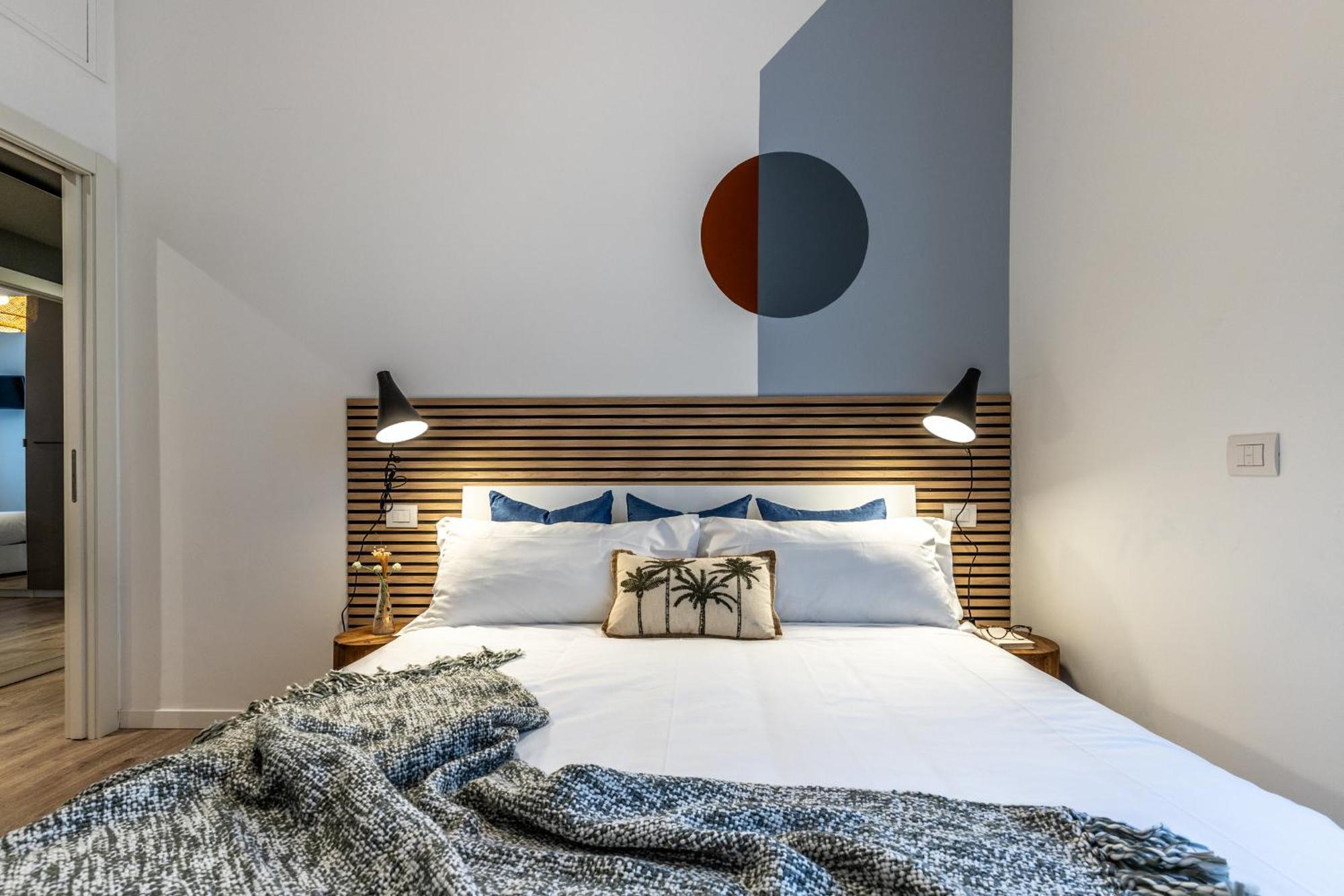 Stayeasy Quadronno33 - 3 Bedrooms, 2 Baths - Duomo Walking Distance * Milano