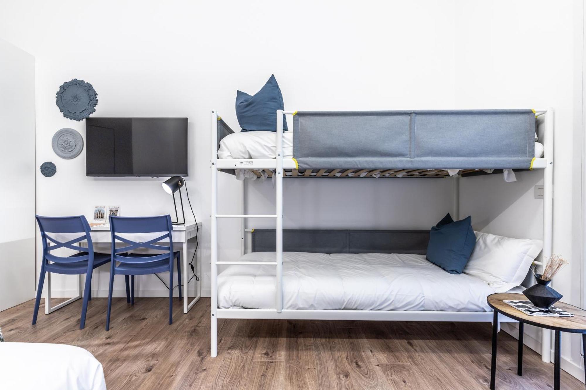 Stayeasy Quadronno33 - 3 Bedrooms, 2 Baths - Duomo Walking Distance Milano
