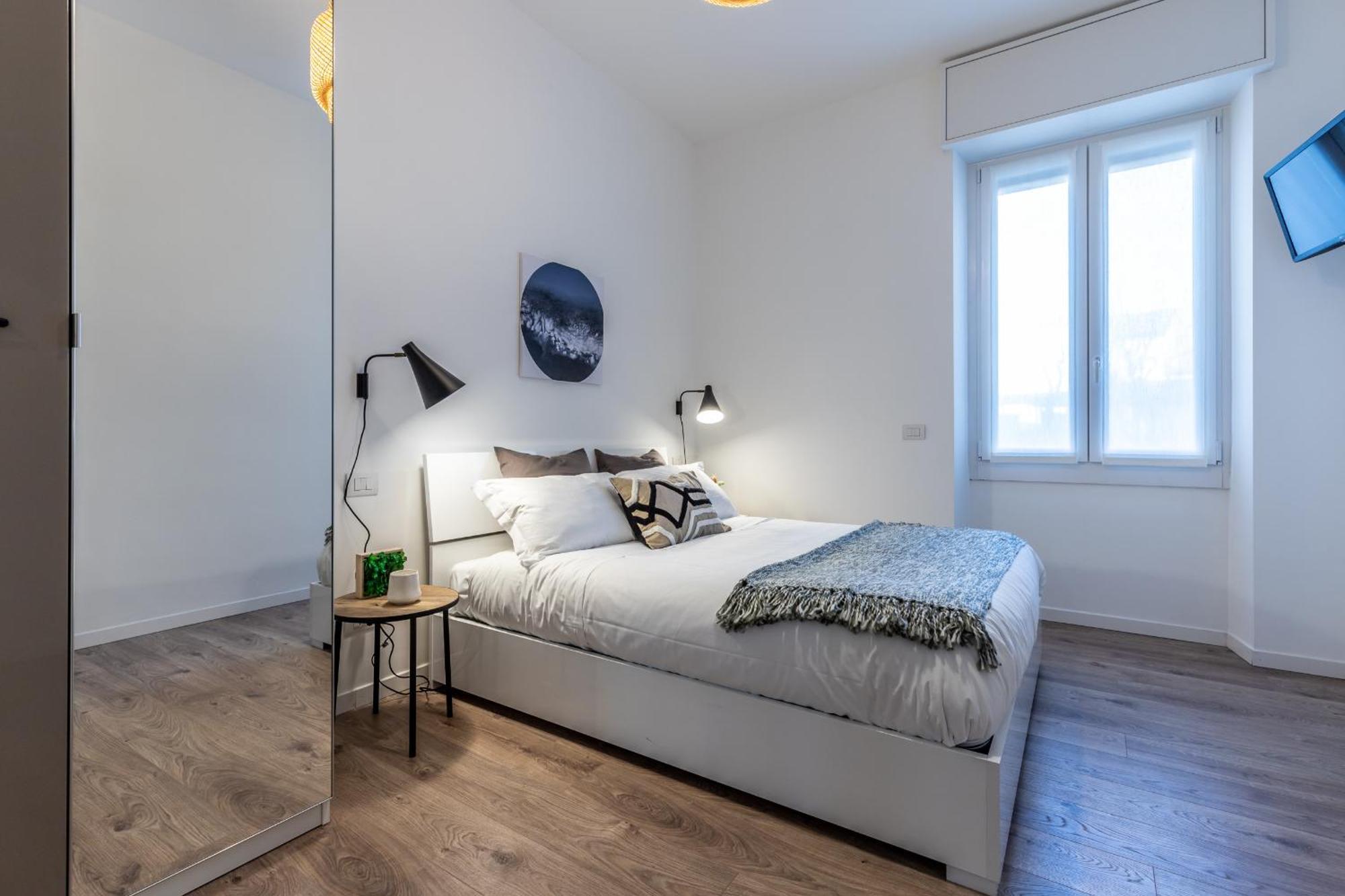 Stayeasy Quadronno33 - 3 Bedrooms, 2 Baths - Duomo Walking Distance Appartamento Milano