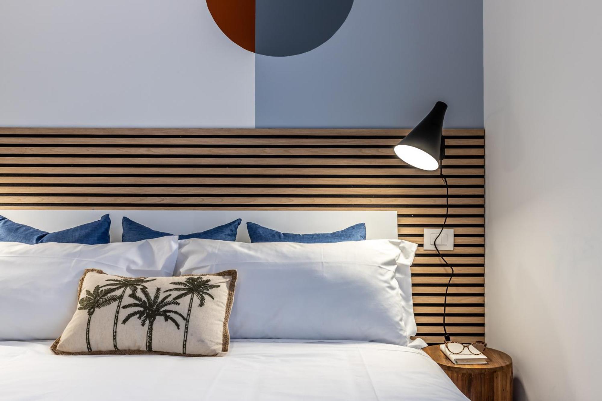 Stayeasy Quadronno33 - 3 Bedrooms, 2 Baths - Duomo Walking Distance Milano