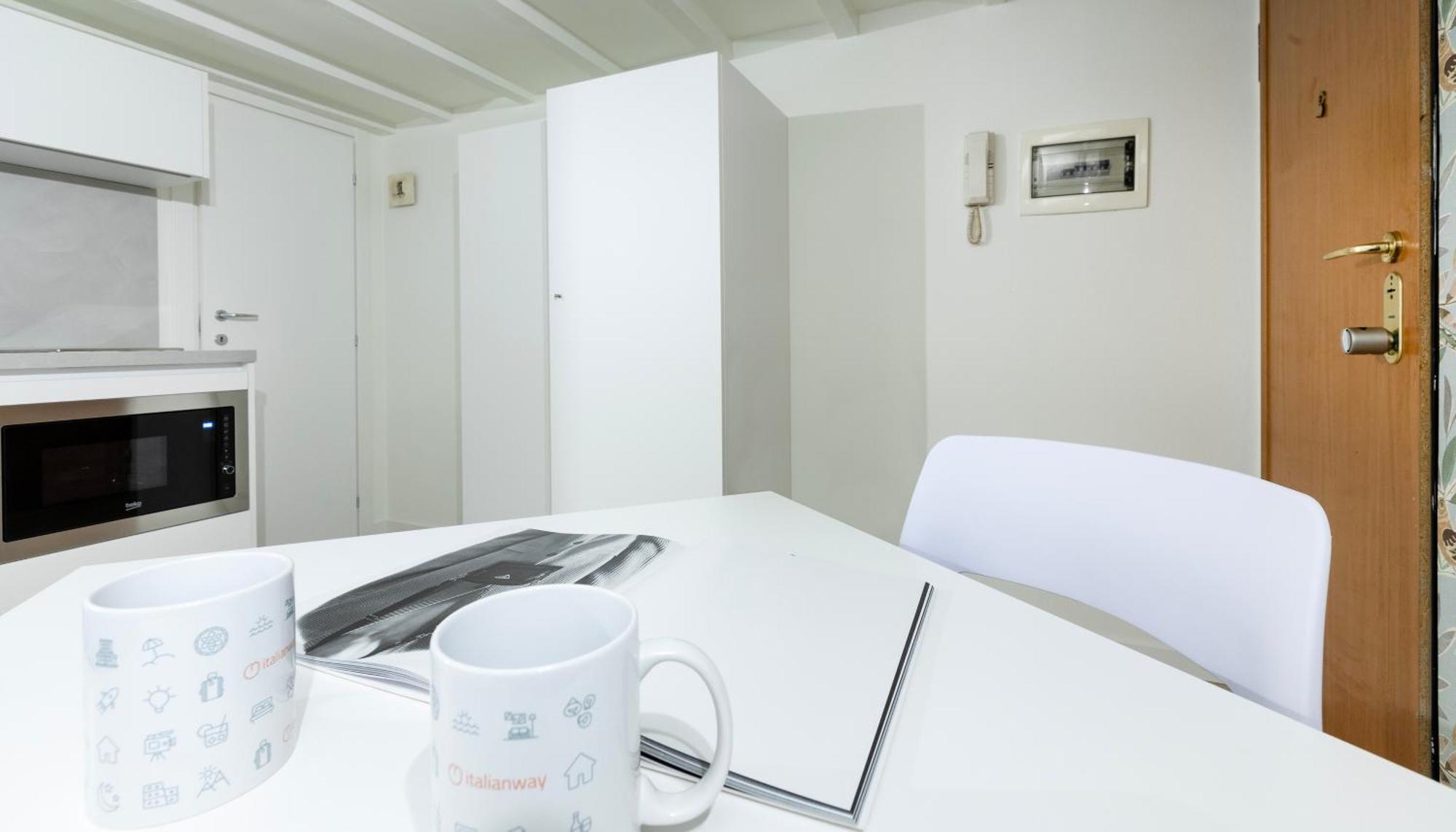Apartment Italianway Milan