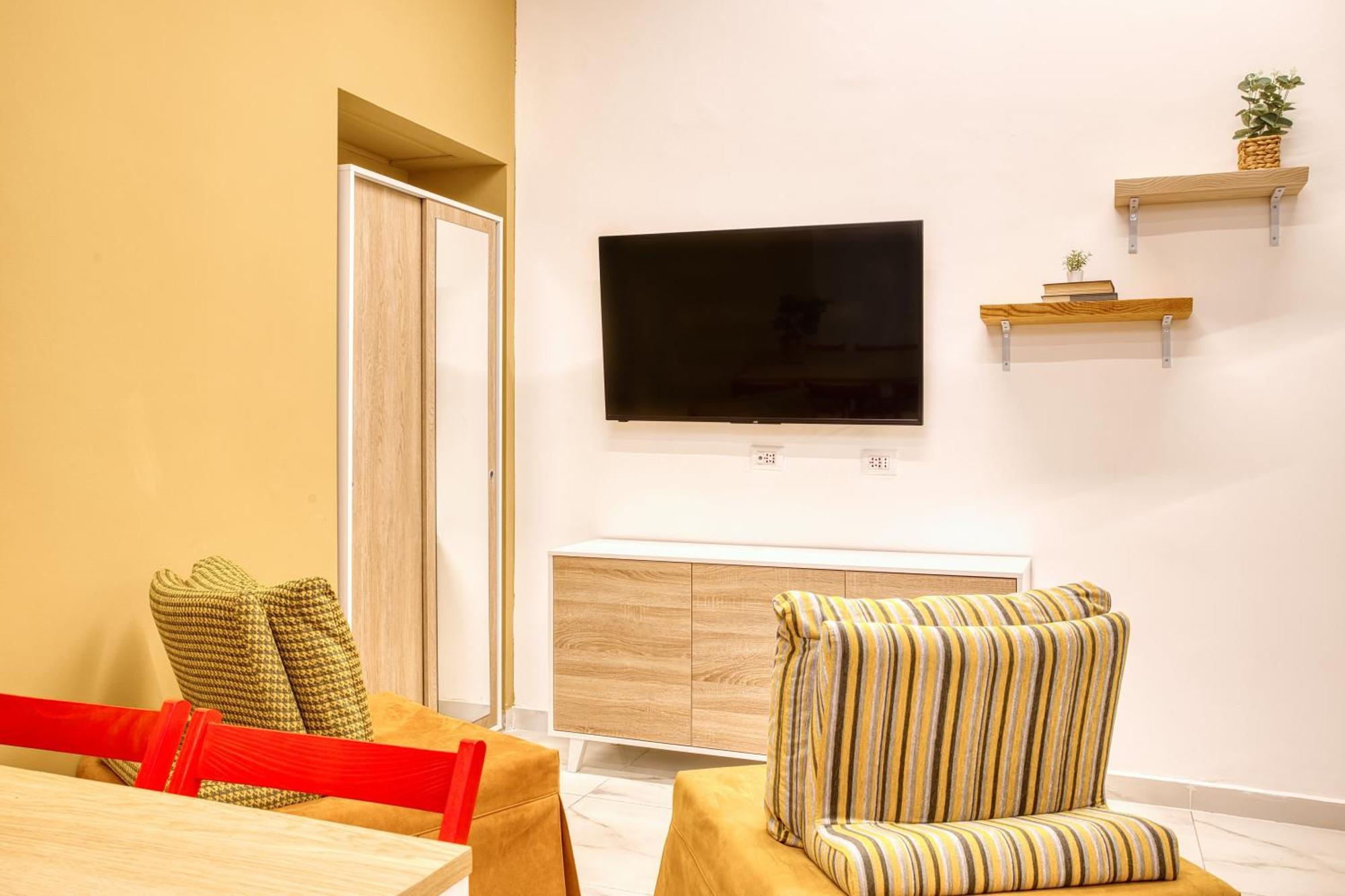 Sarpi56; New 2 Bd In Sempione District Lejlighed *