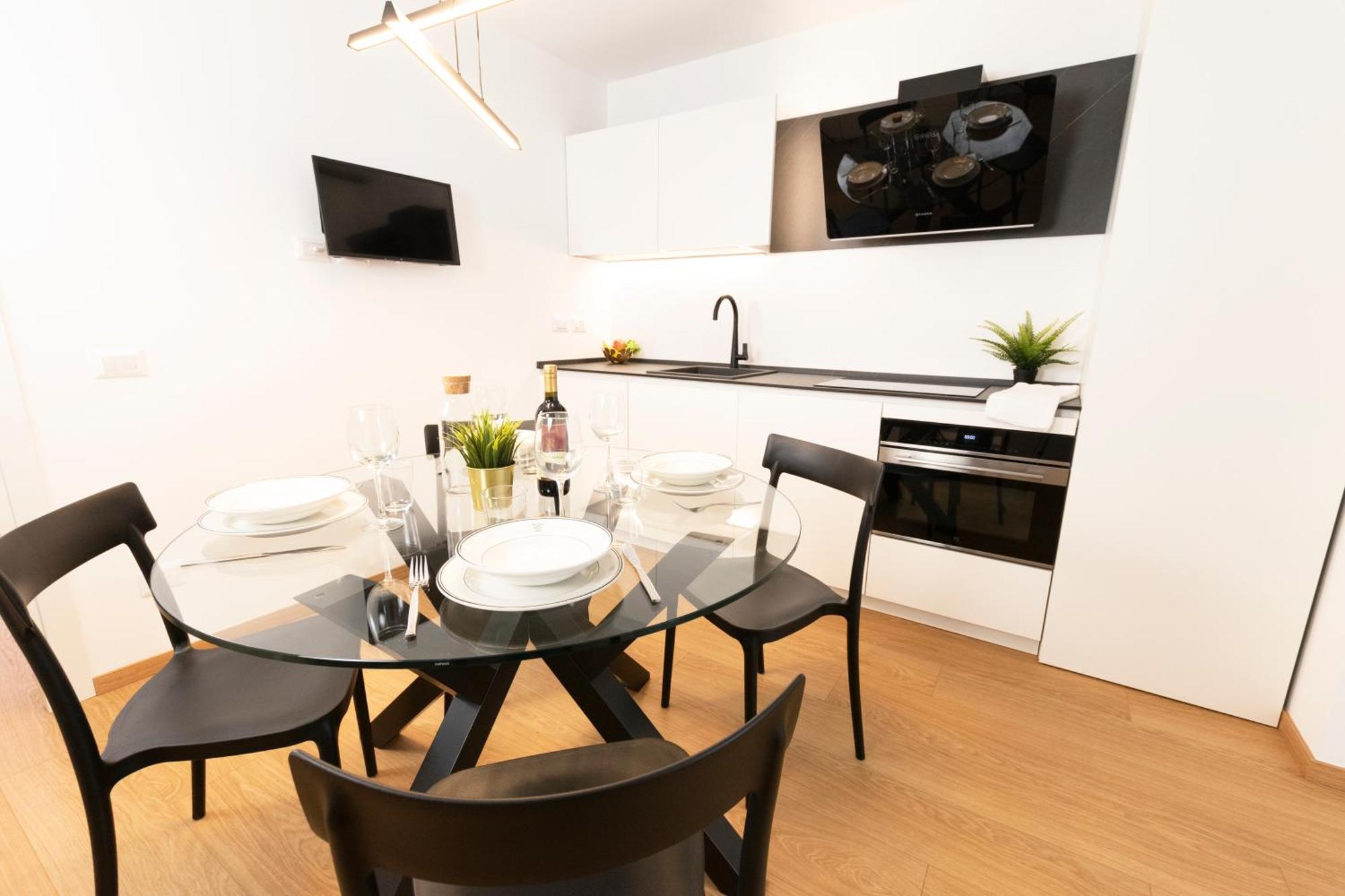 Ihost - Simonetta 7 Milano