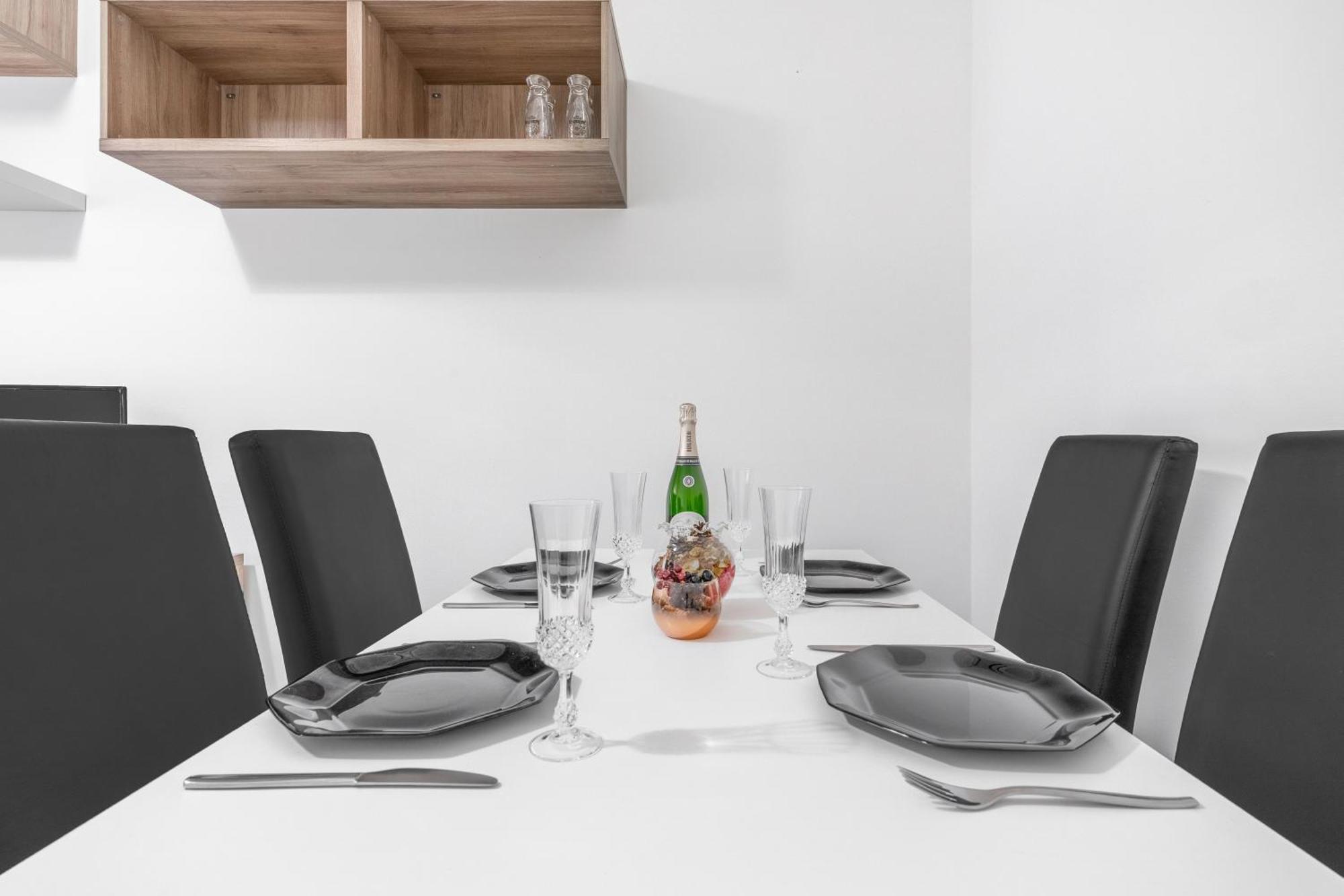 Navigli Duomo - Chateau Milan, Metro M2 E Parcheggio Gratuito * Milaan