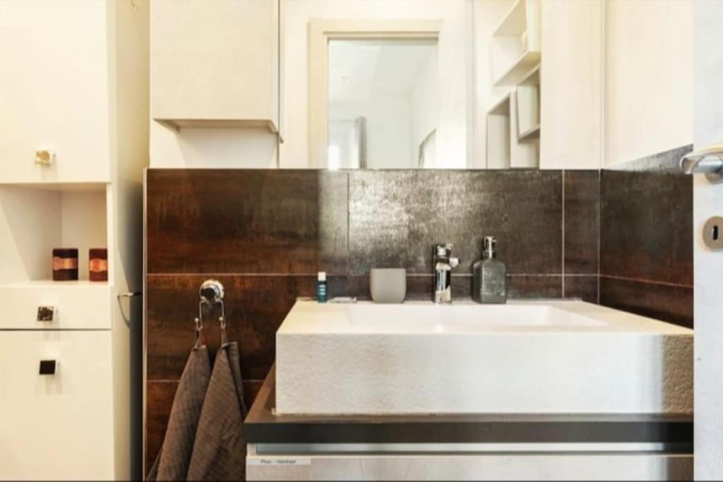 Life - Wi-fi & Smart Tv * Milan