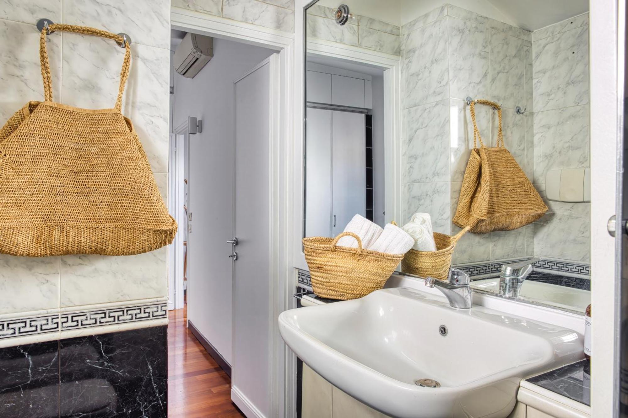 Apartment The Green Oriental; Gem In The Duomo City Center Milan