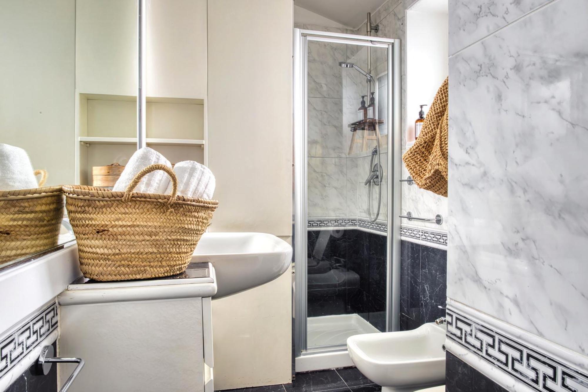 The Green Oriental; Gem In The Duomo City Center * Milan
