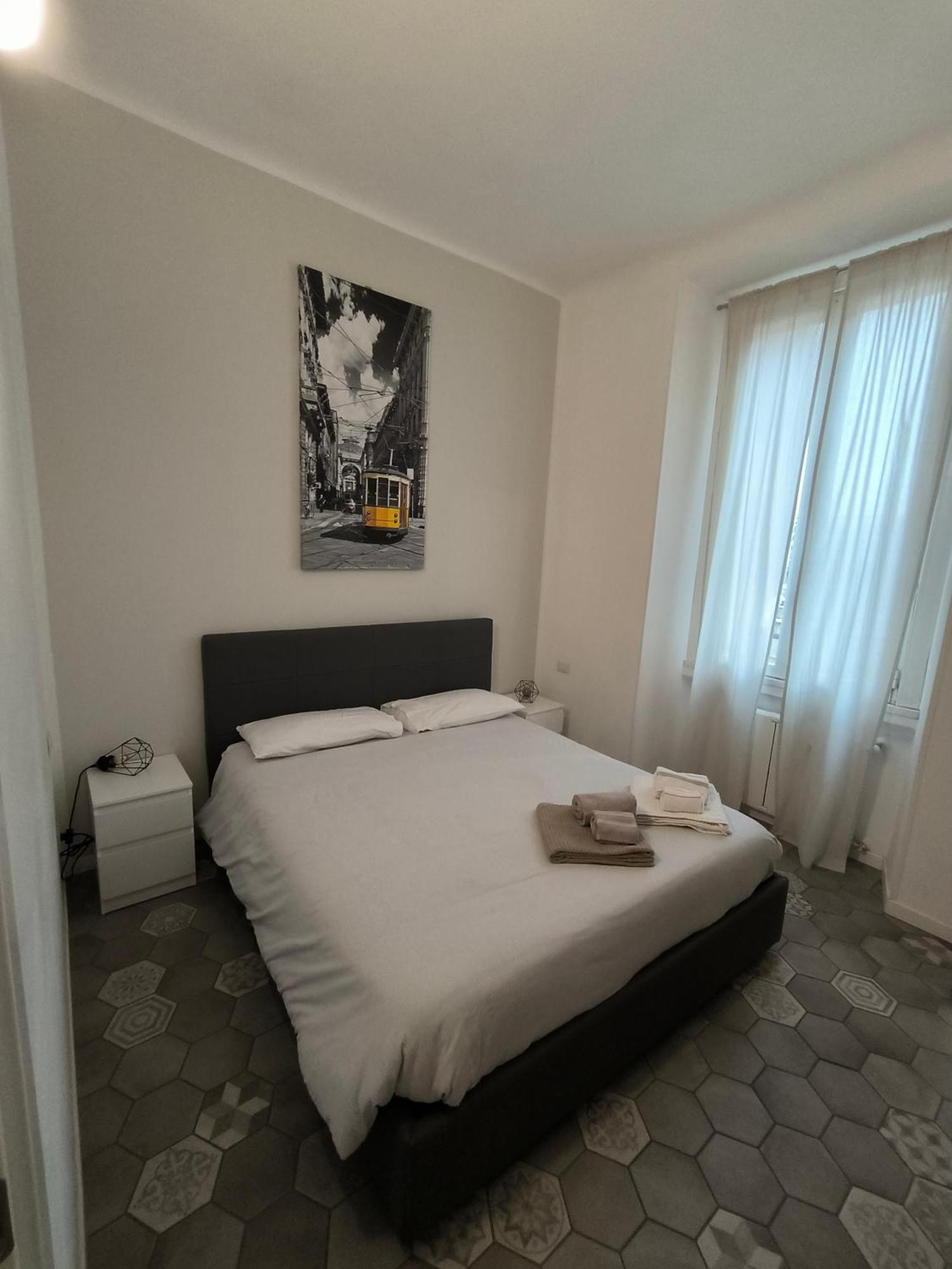 Nella Movida Di Isola-porta Nuova Apartment