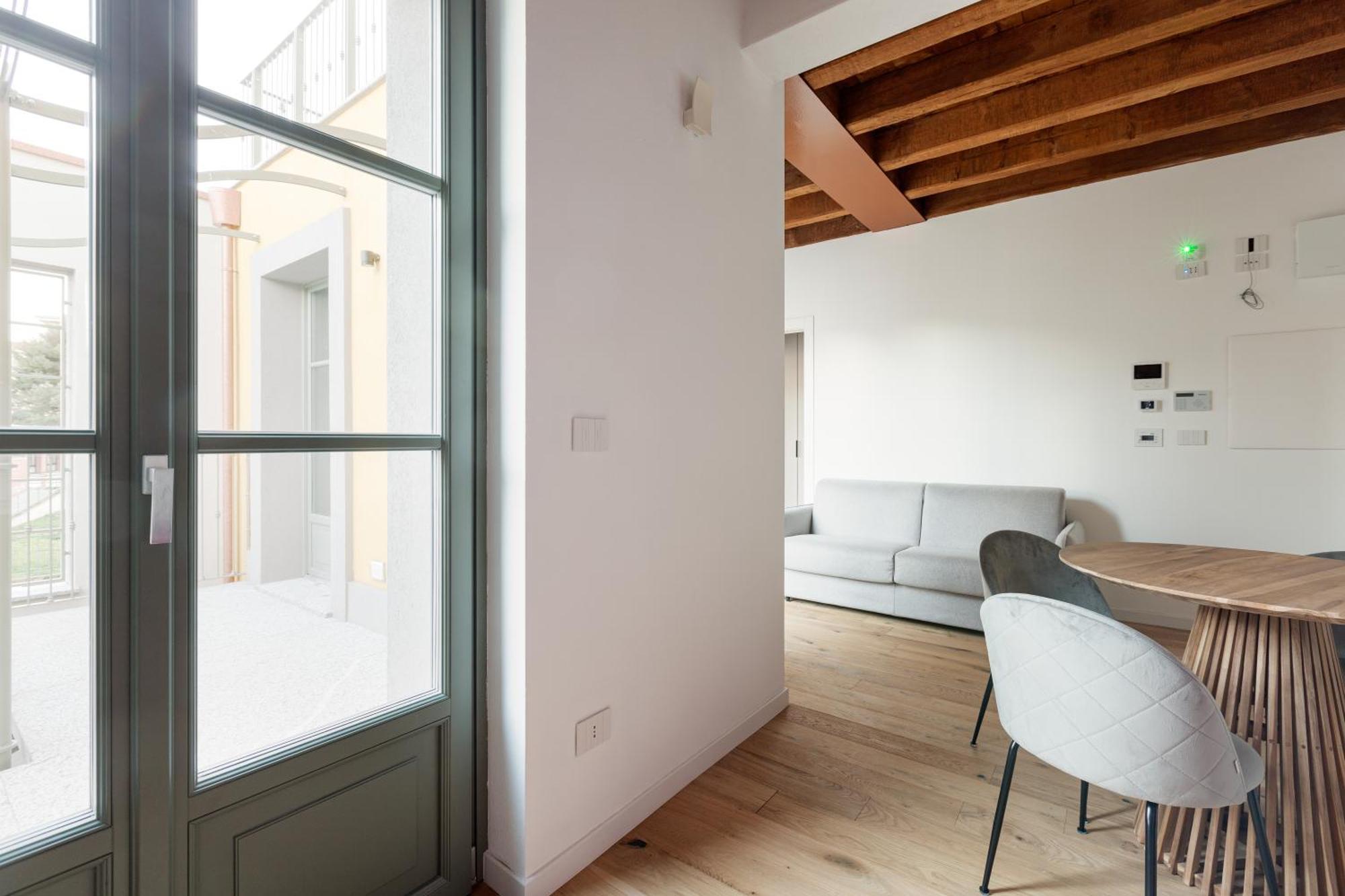 Appartamento Modern In With Balcony