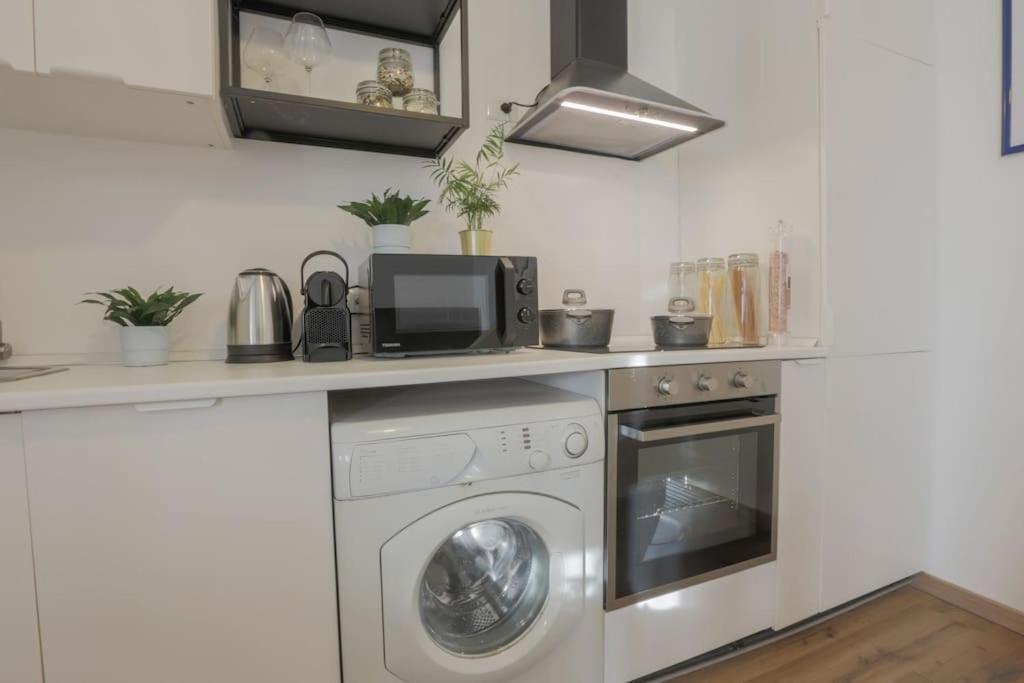 *navigli Art Attic*designarea Milan-wifi-netflix Apartment *
