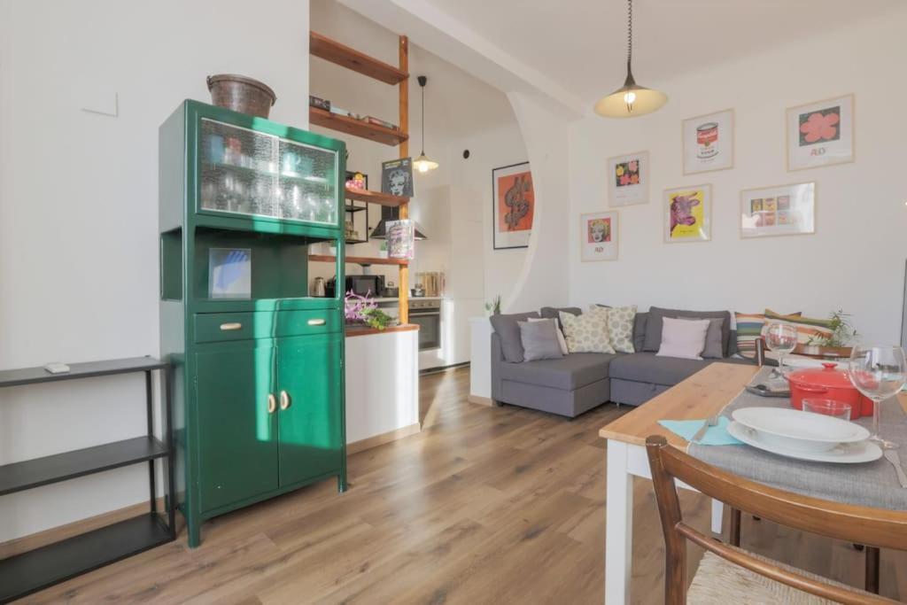 Apartment *navigli Art Attic*designarea Milan-wifi-netflix *