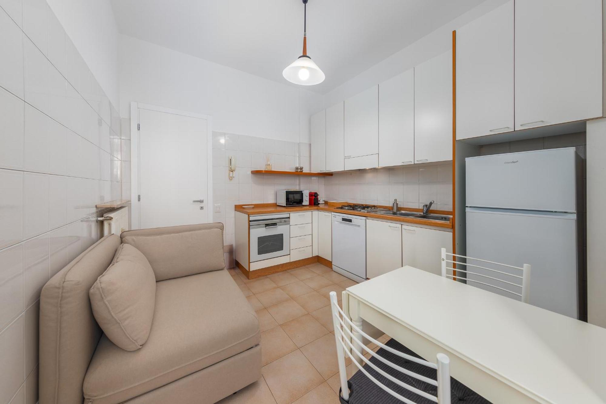 Free Private Parking - 5 Min To Metro - Access Control Guard - Quiet Appartamento Milano