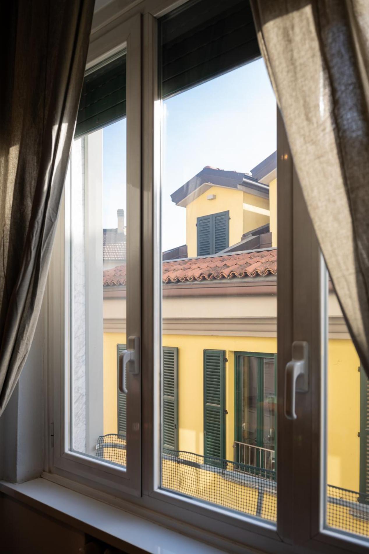 Casa Brera - Via Madonnina View *