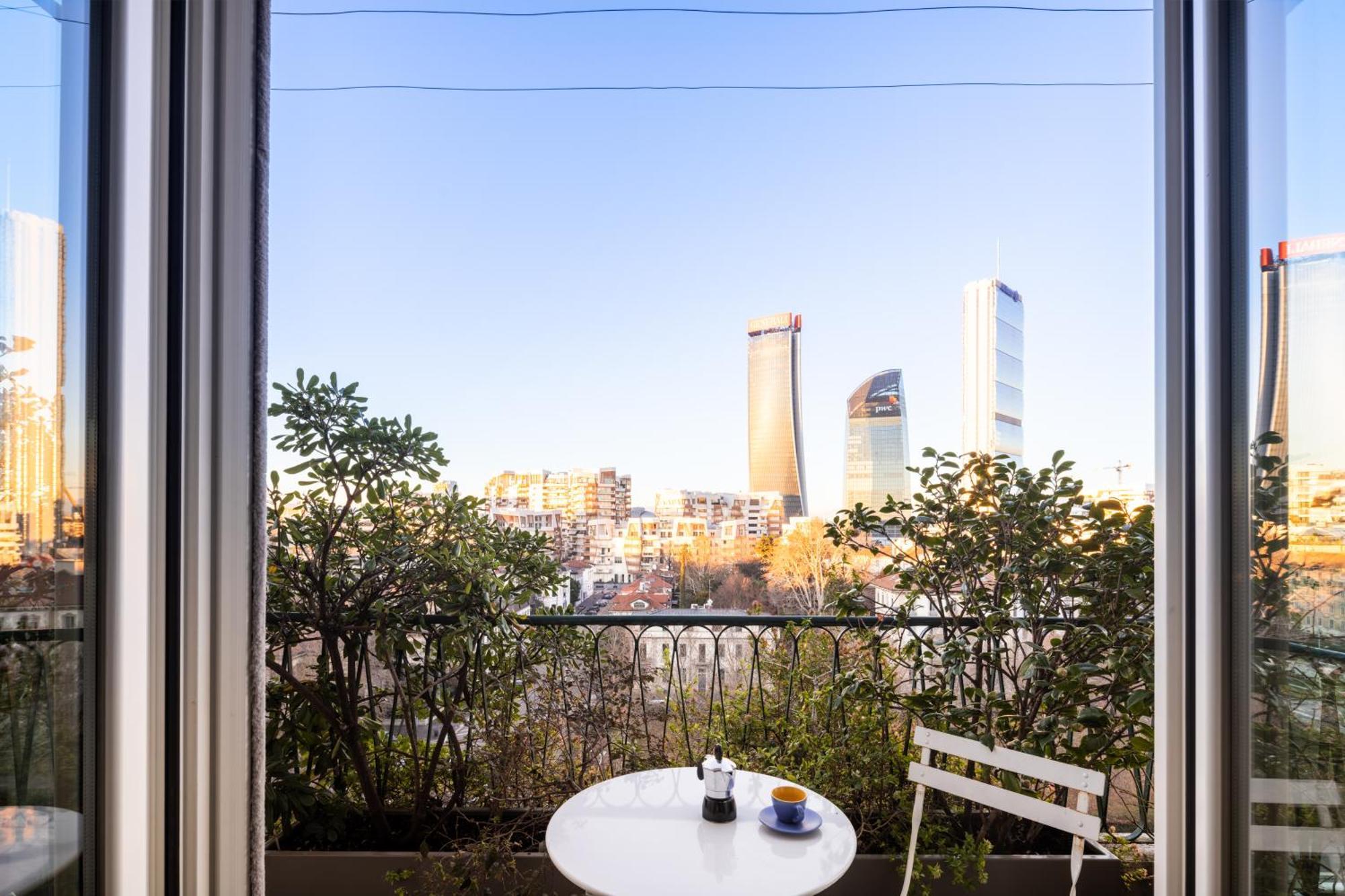 Apartment Life View With Terrace R&r Mailand