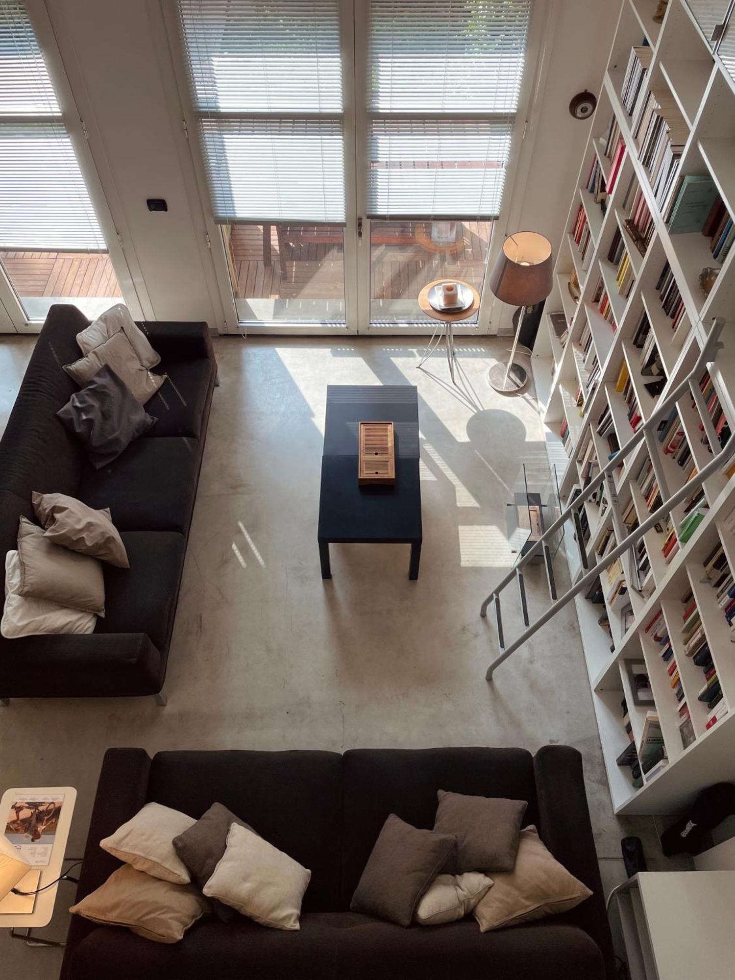 Ampio Loft Su Due Livelli Con Giardino *