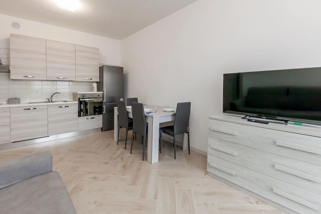 12th Floor Diamond Tower - 72 Appartement