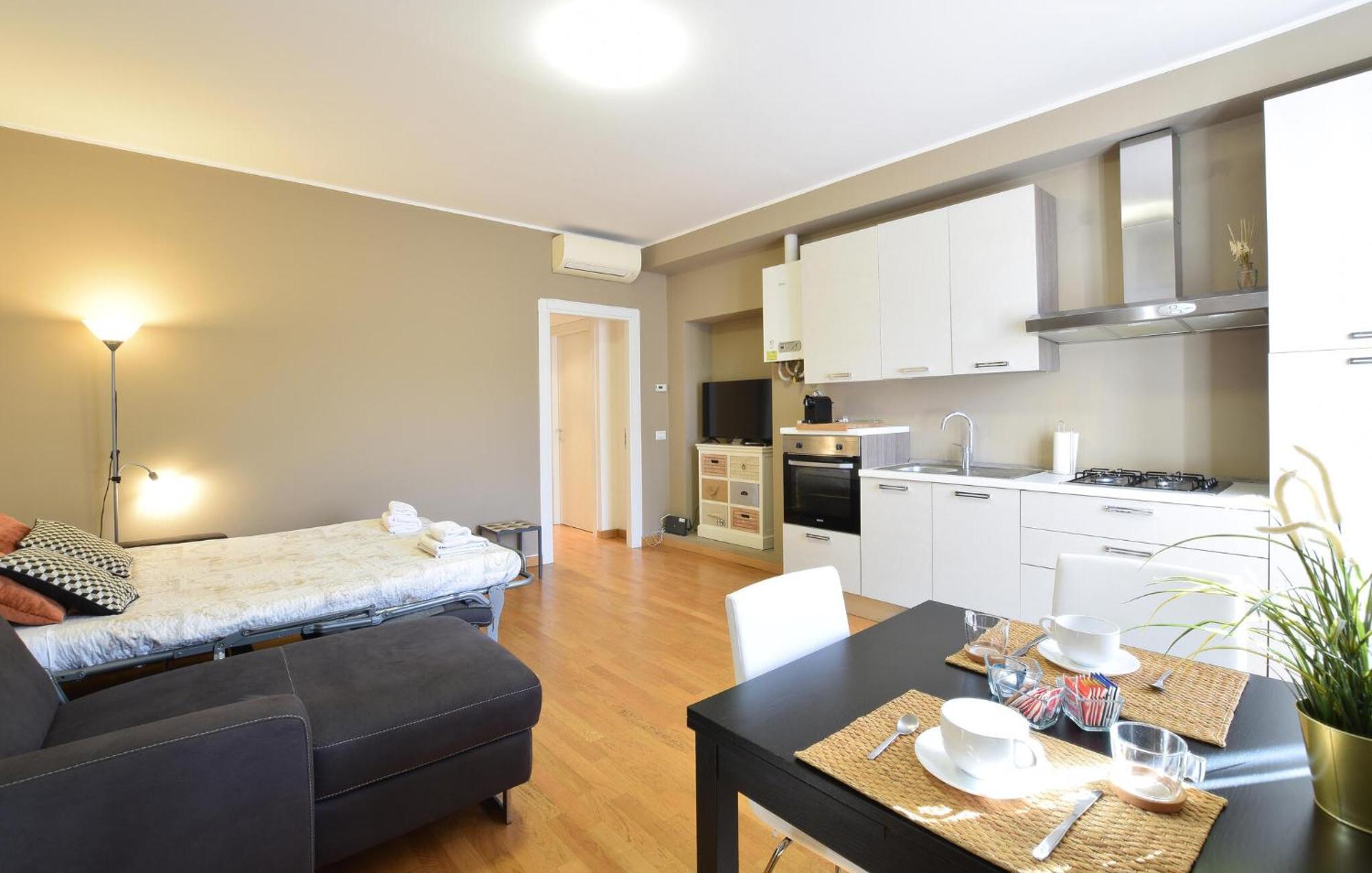 Stunning In With Kitchen * Milaan