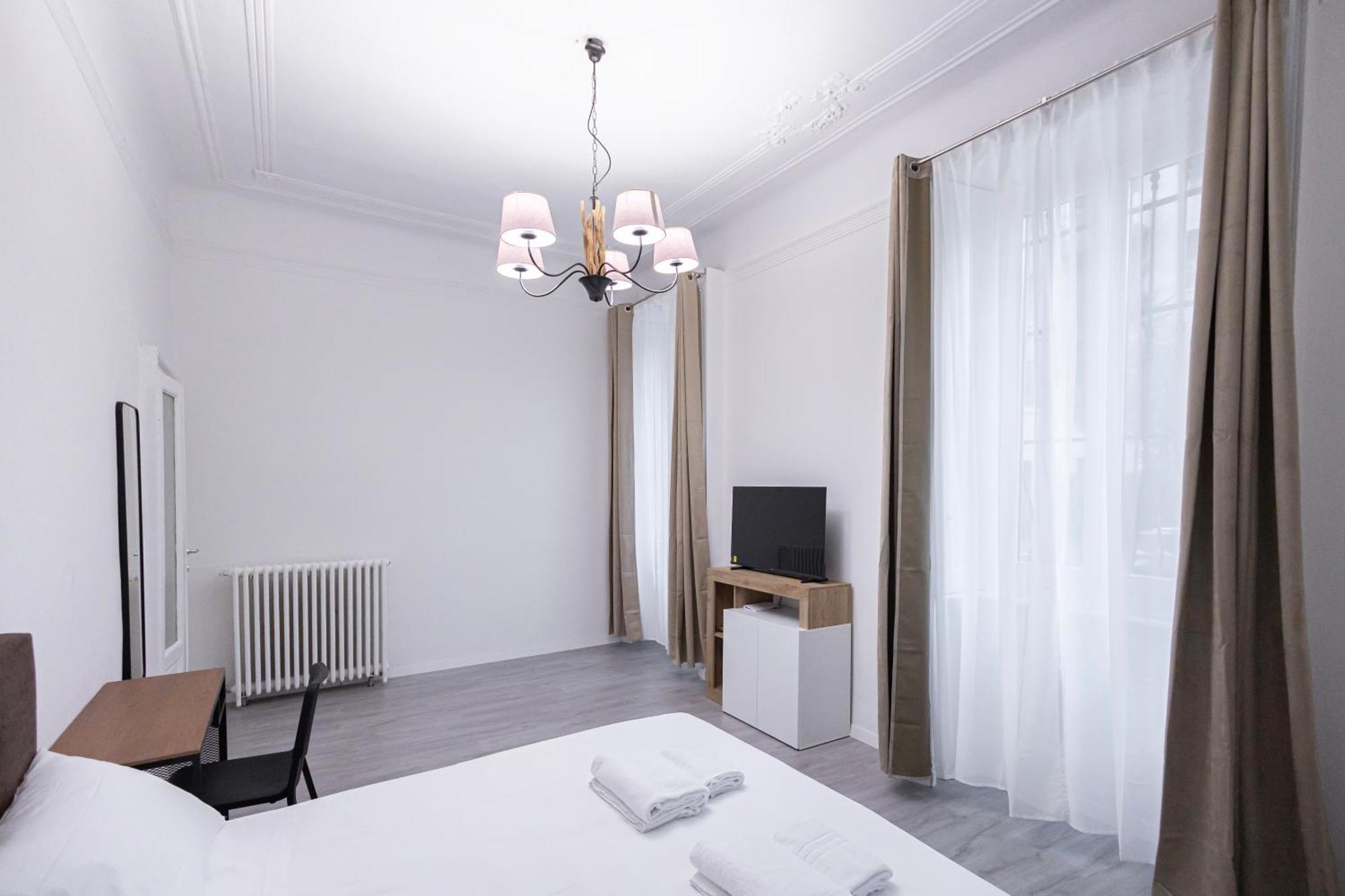 Elegante Quadrilocale Liberty In Zona Risorgimento * Milano