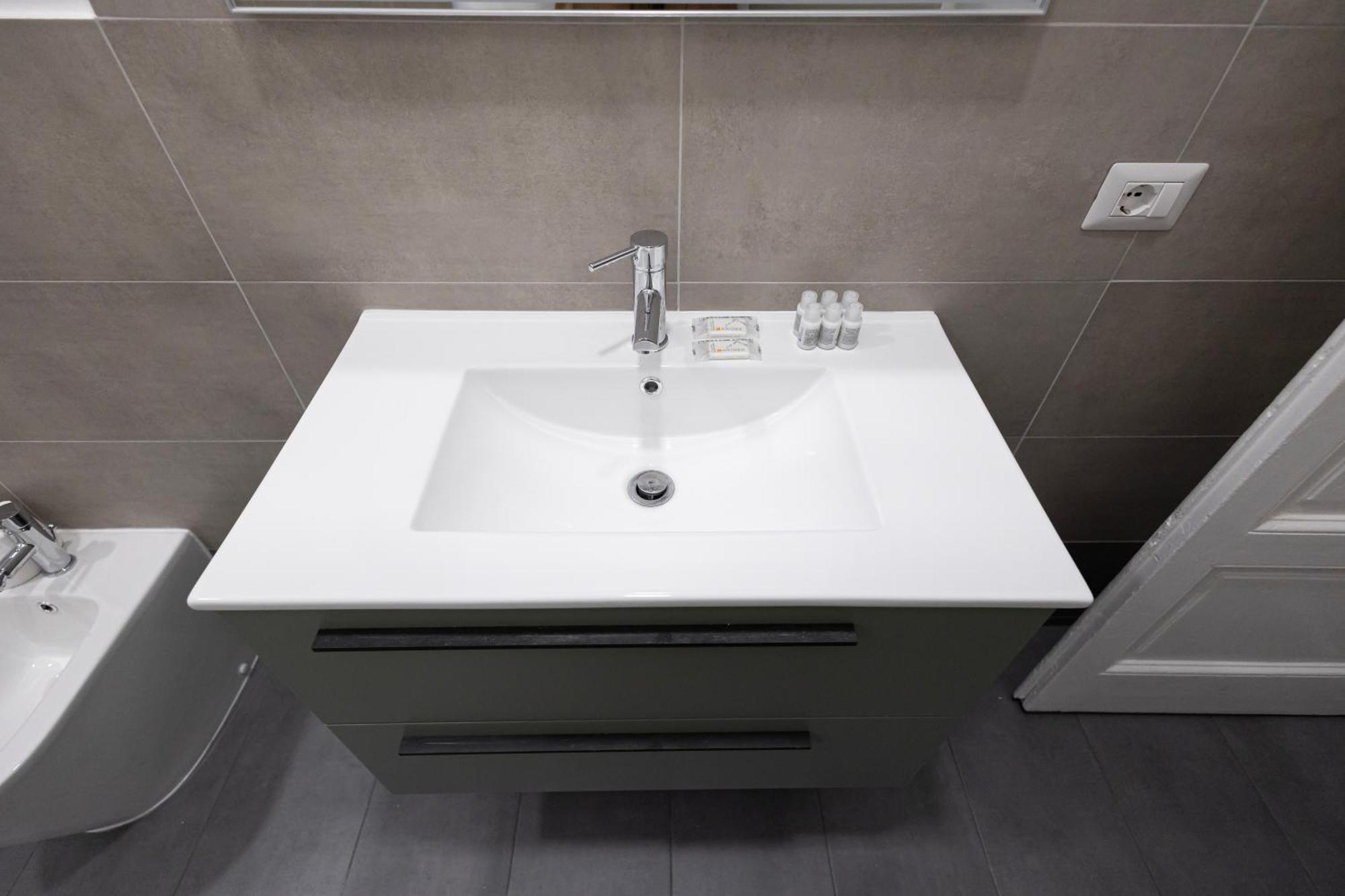 Elegante Quadrilocale Liberty In Zona Risorgimento *