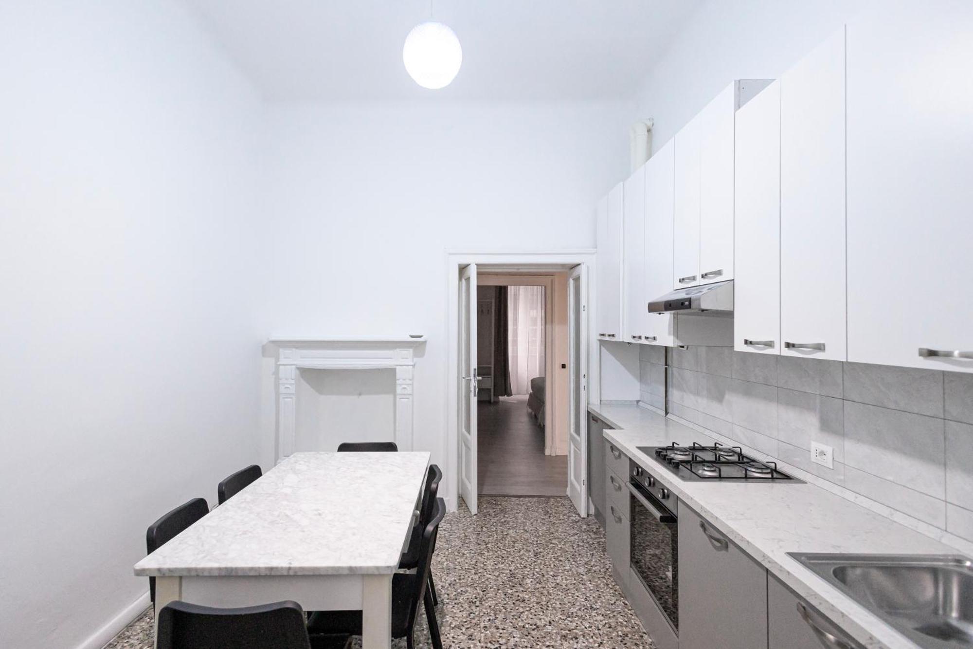 Appartamento Elegante Quadrilocale Liberty In Zona Risorgimento *